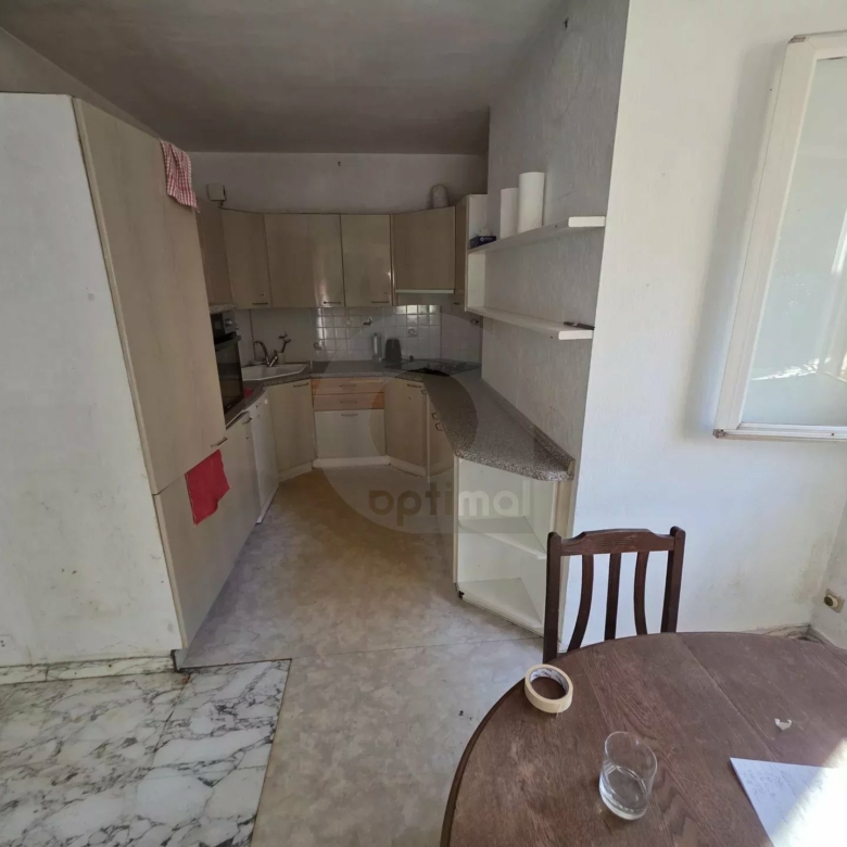 GRAND STUDIO AVEC GRANDE RESERVE GRANDE CAVE PARKING ROQUEBRUNE CAP MARTIN