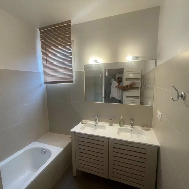 GRAND 2 PIECES QUARTIER TERRES CHAUDES