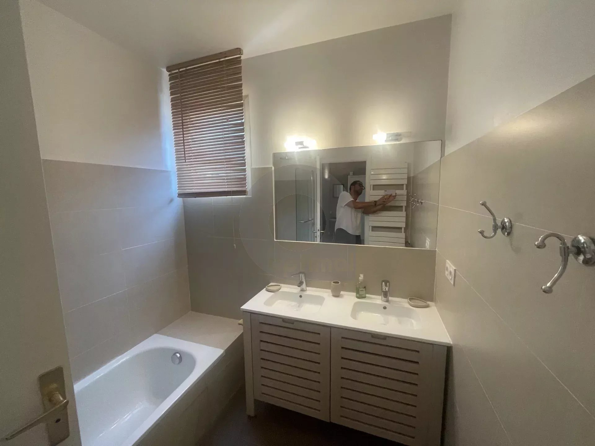 GRAND 2 PIECES QUARTIER TERRES CHAUDES