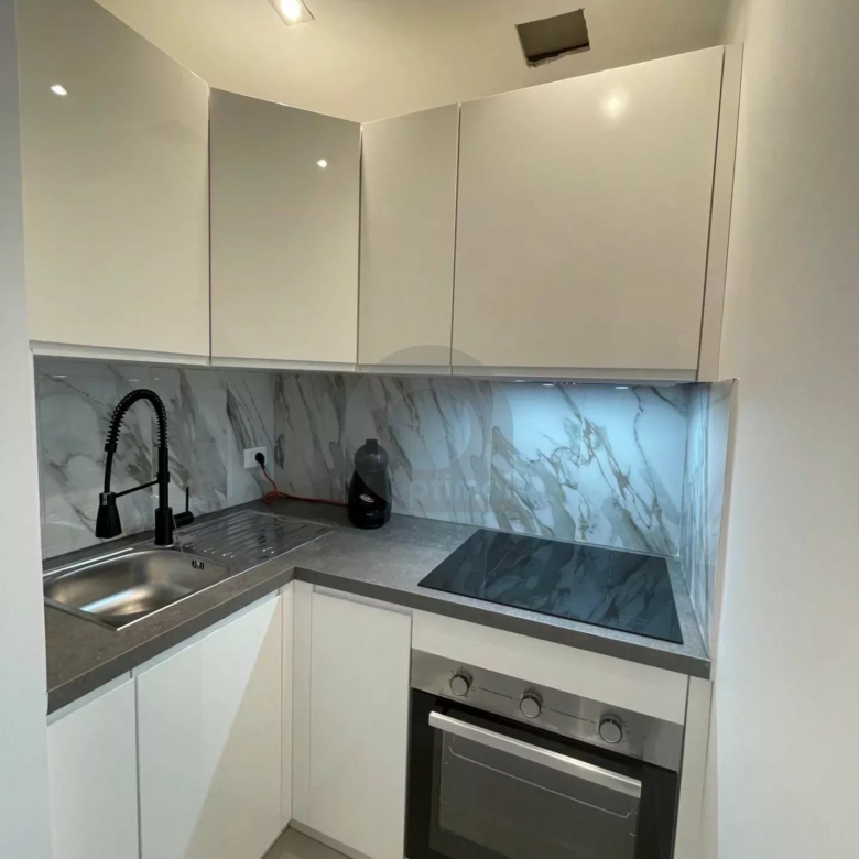 MENTON GARAVAN : A LOUER STUDIO MEUBLE