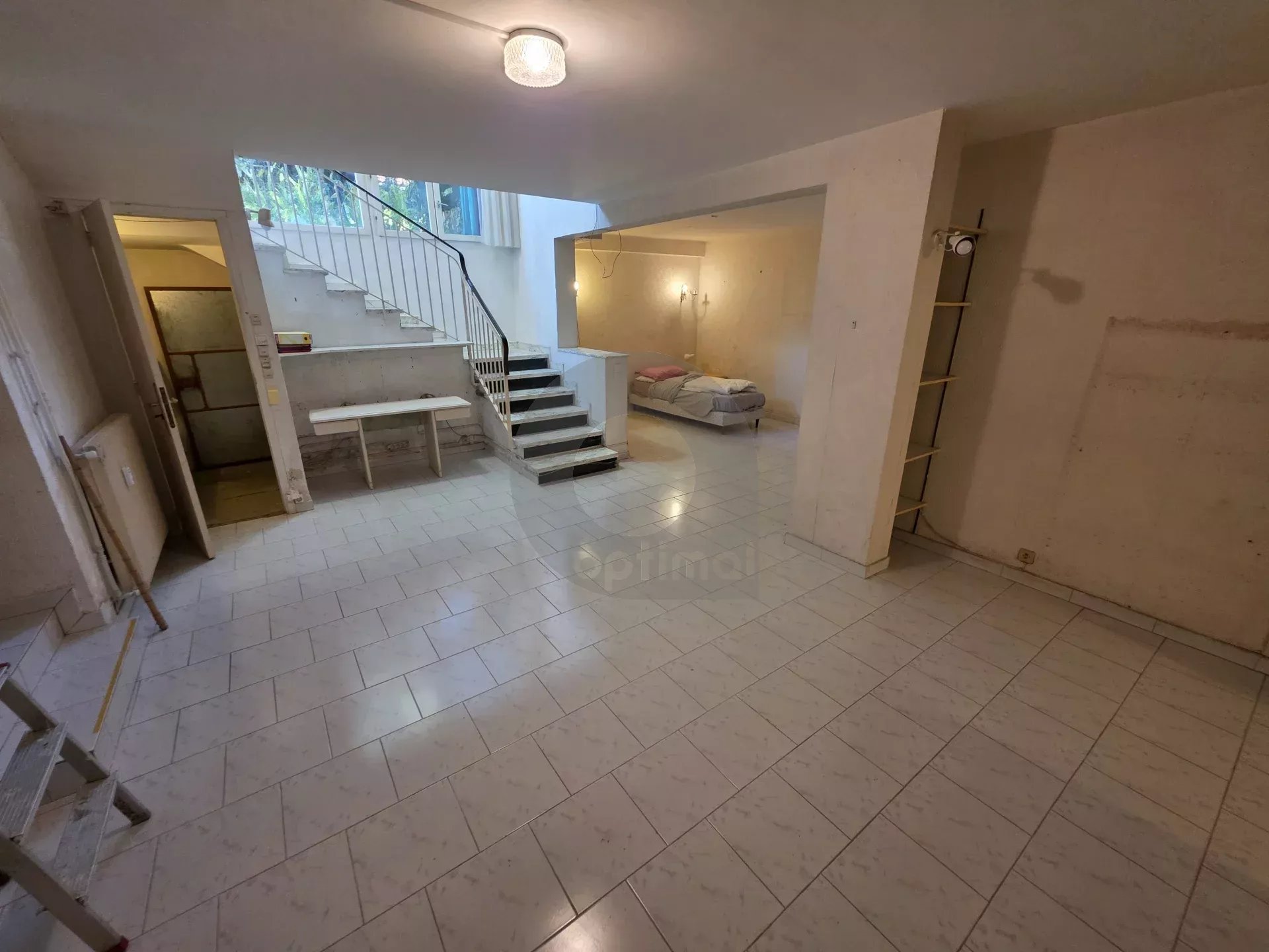 GRAND STUDIO AVEC GRANDE RESERVE GRANDE CAVE PARKING ROQUEBRUNE CAP MARTIN