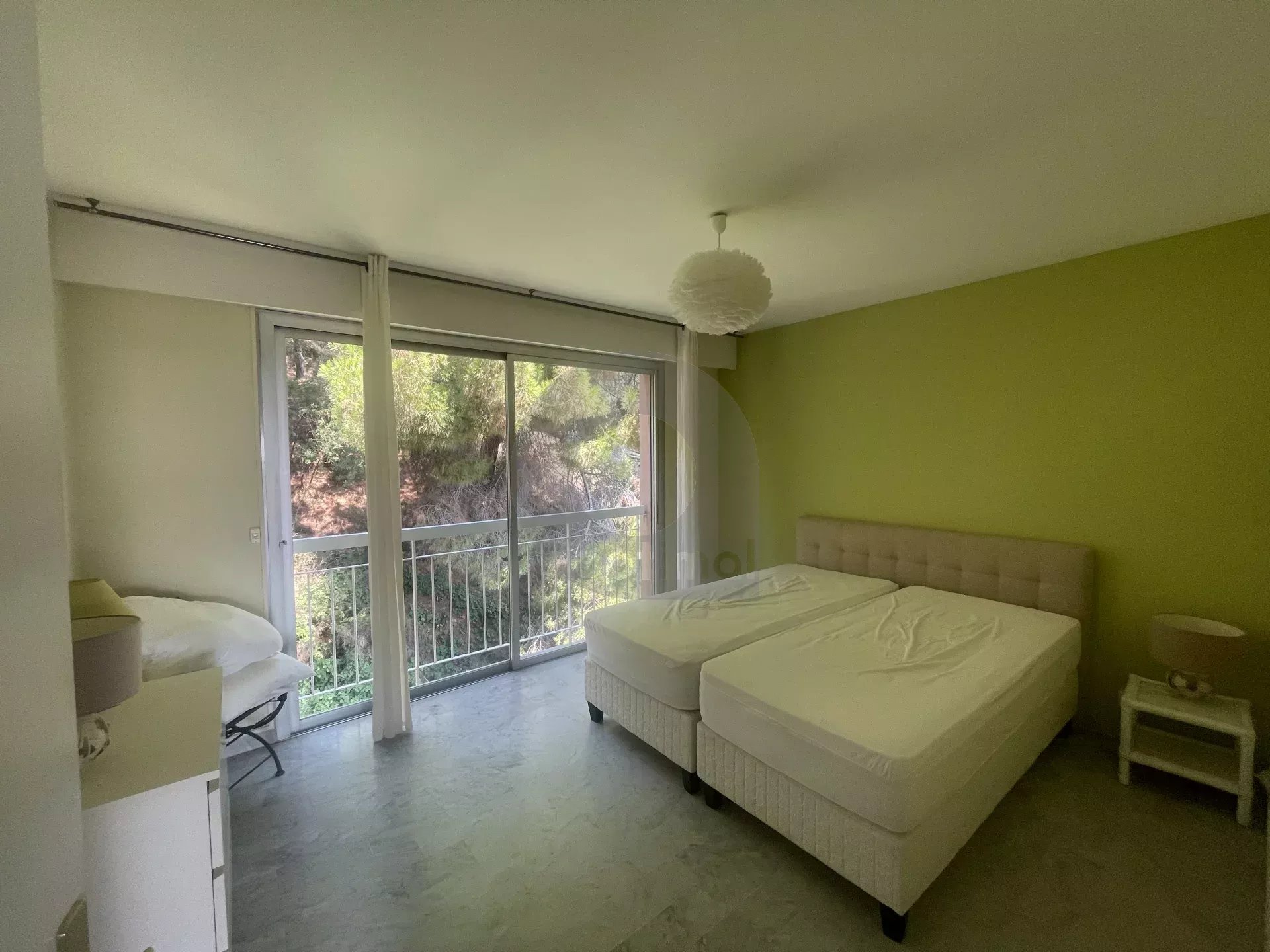 GRAND 2 PIECES QUARTIER TERRES CHAUDES