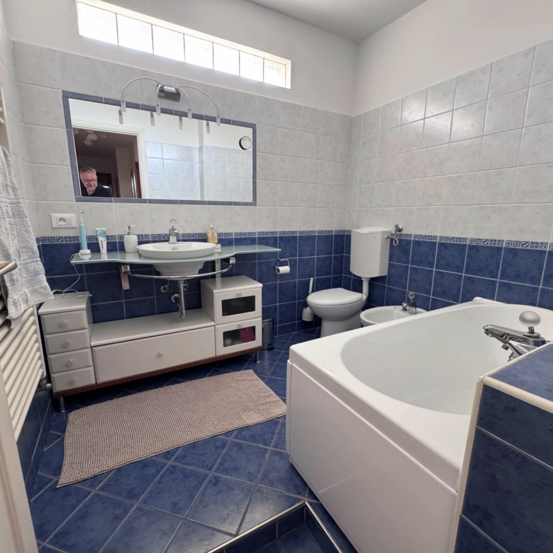 Location meublé – Grand appartement 4 pièces avec vue mer à Solenzara