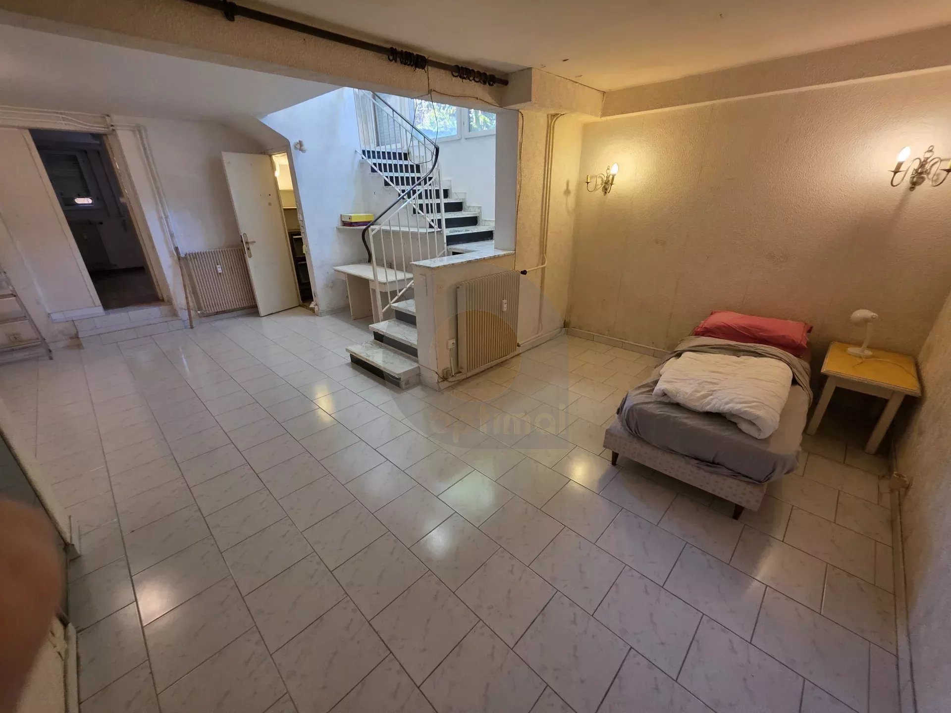 GRAND STUDIO AVEC GRANDE RESERVE GRANDE CAVE PARKING ROQUEBRUNE CAP MARTIN