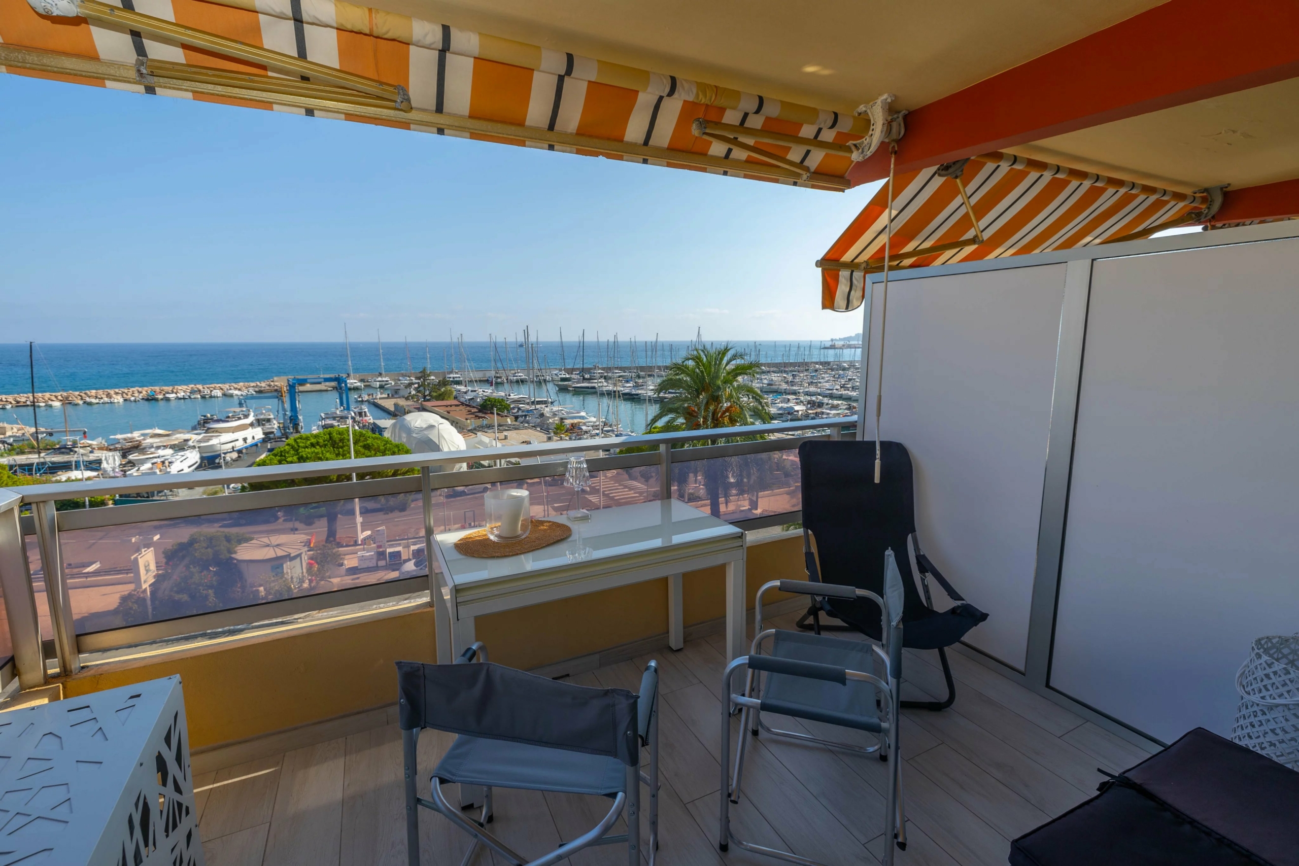 MENTON GARAVAN – MAGNIFIQUE DEUX PIECES FRONT DE MER