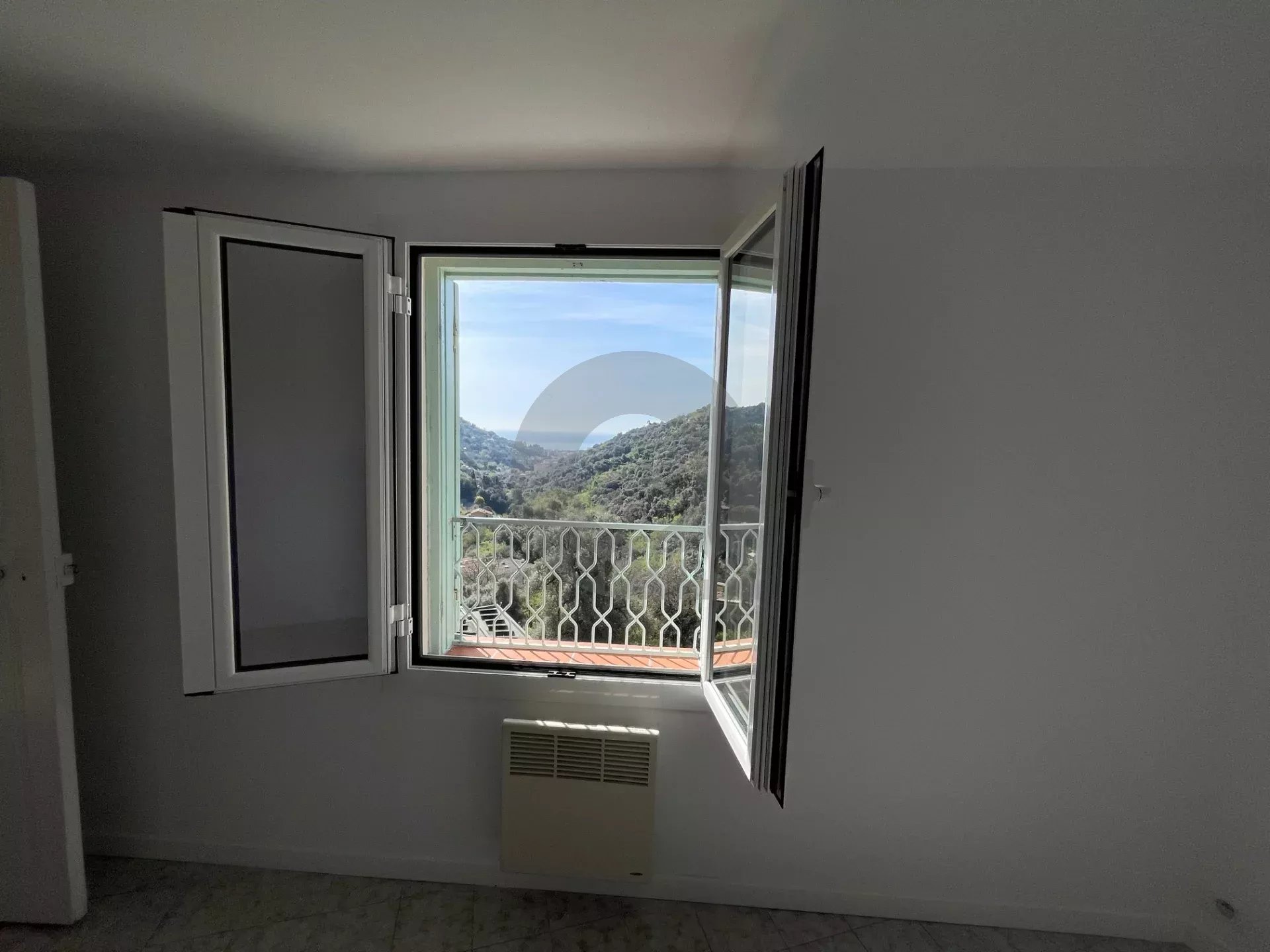 A LOUER APPT SECTEUR CABROLLES – SAINTE AGNES