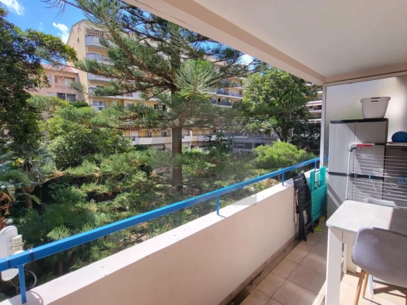 Menton Casino – appartement avec terrasse – vue jardin