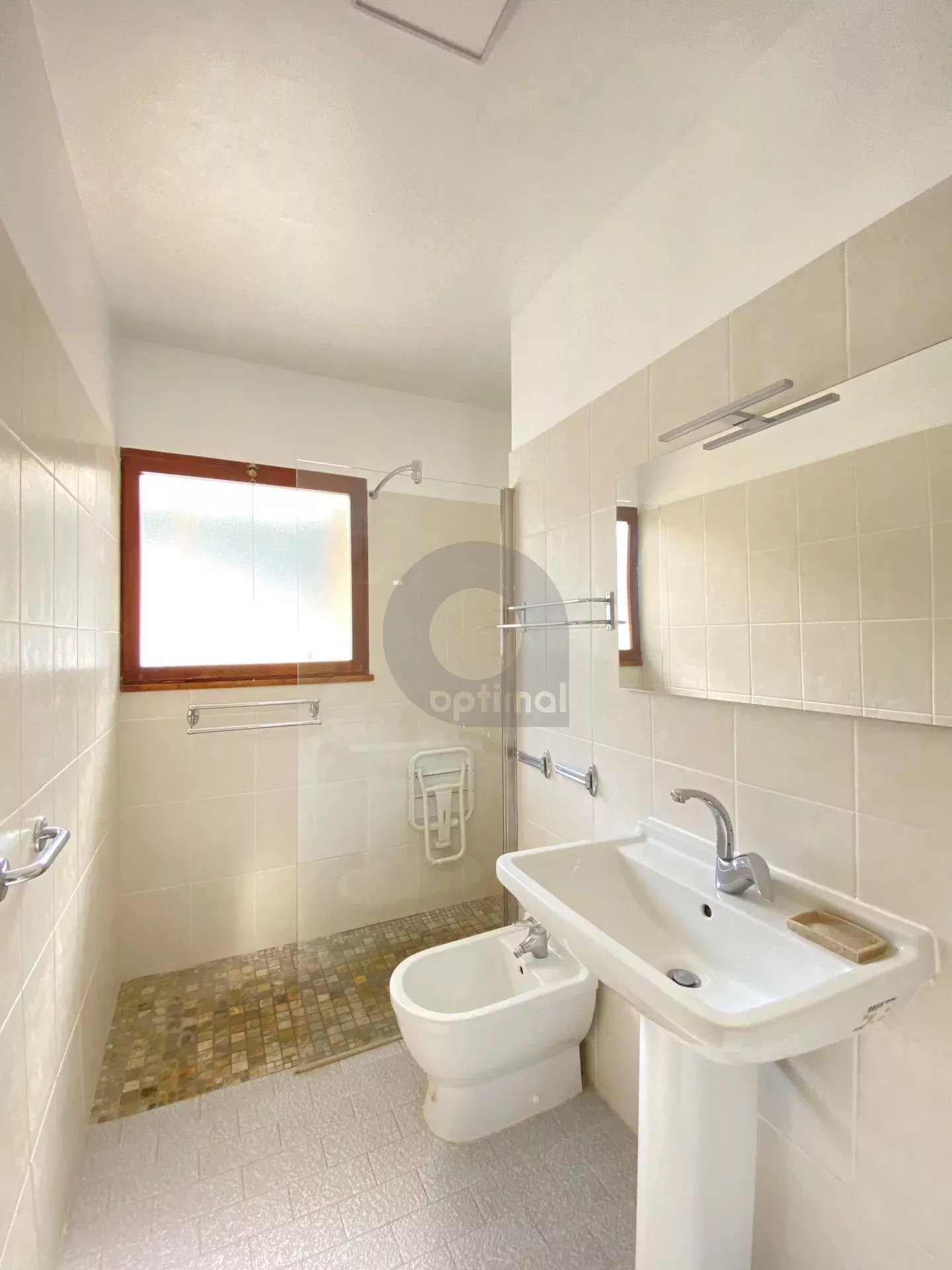 LOCATION MEUBLEE A L’ANNEE