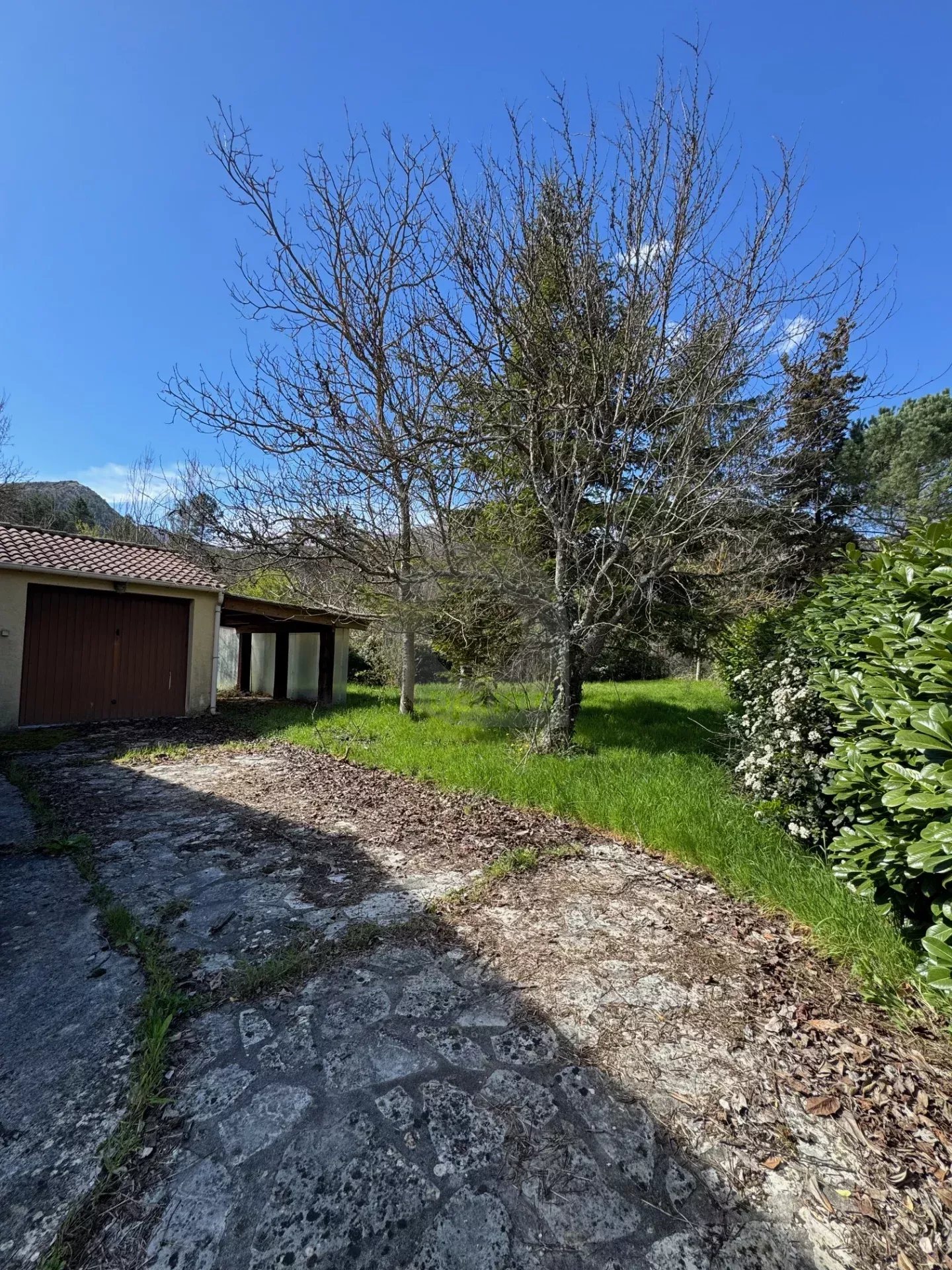 MAISON JUMELEE SOSPEL JARDIN