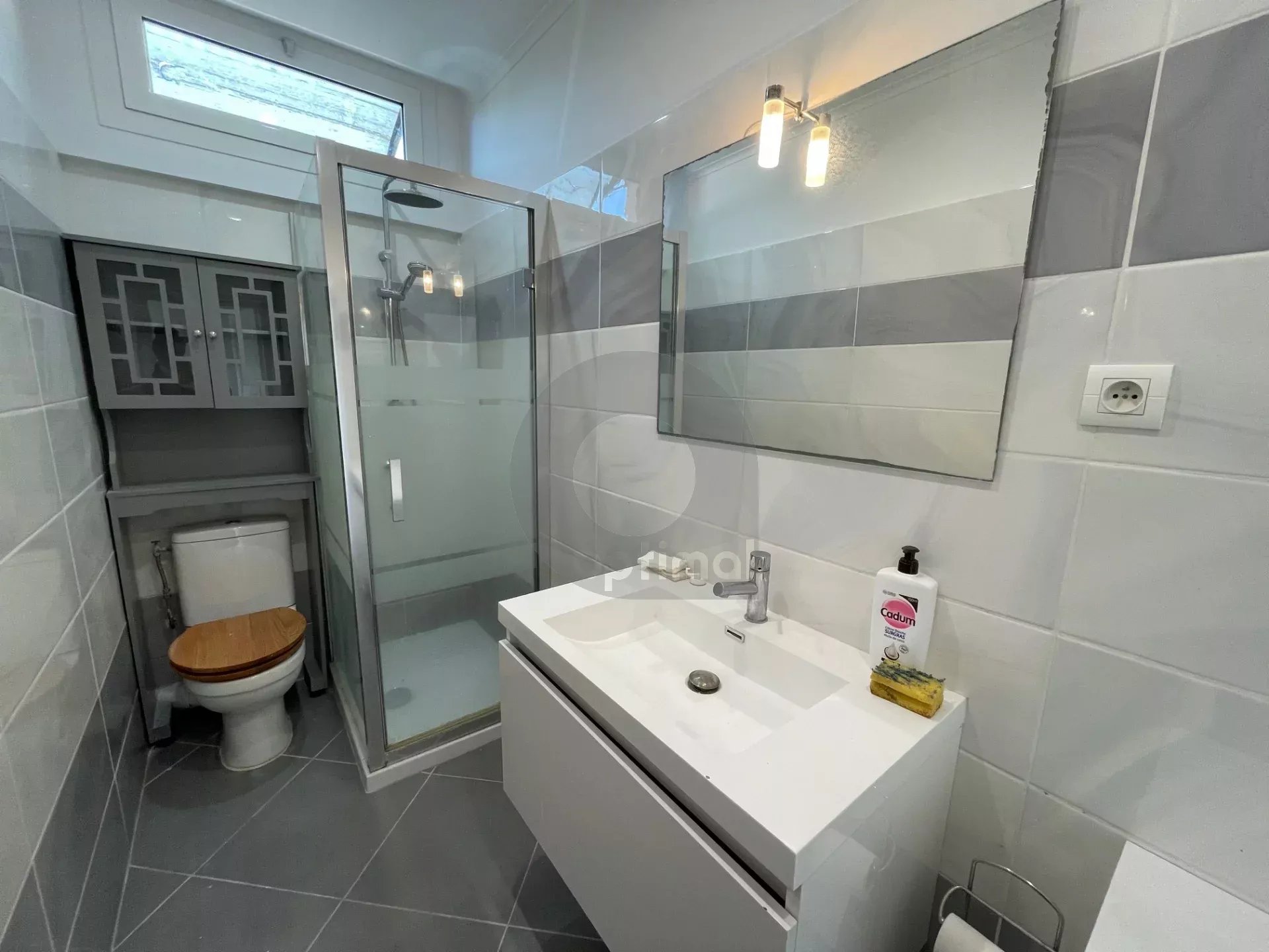 A LOUER APPT SECTEUR CABROLLES – SAINTE AGNES