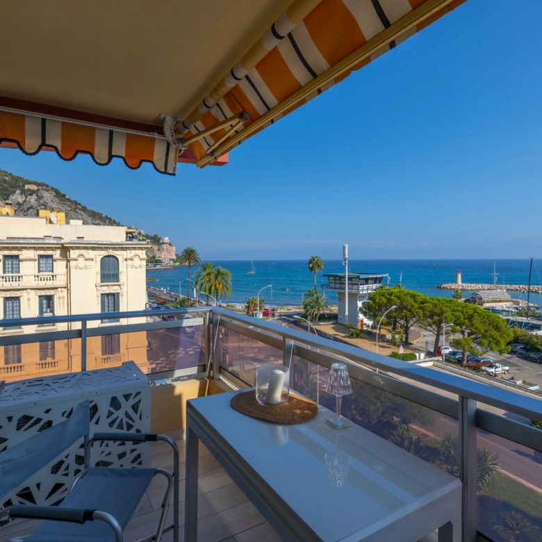MENTON GARAVAN – MAGNIFIQUE DEUX PIECES FRONT DE MER