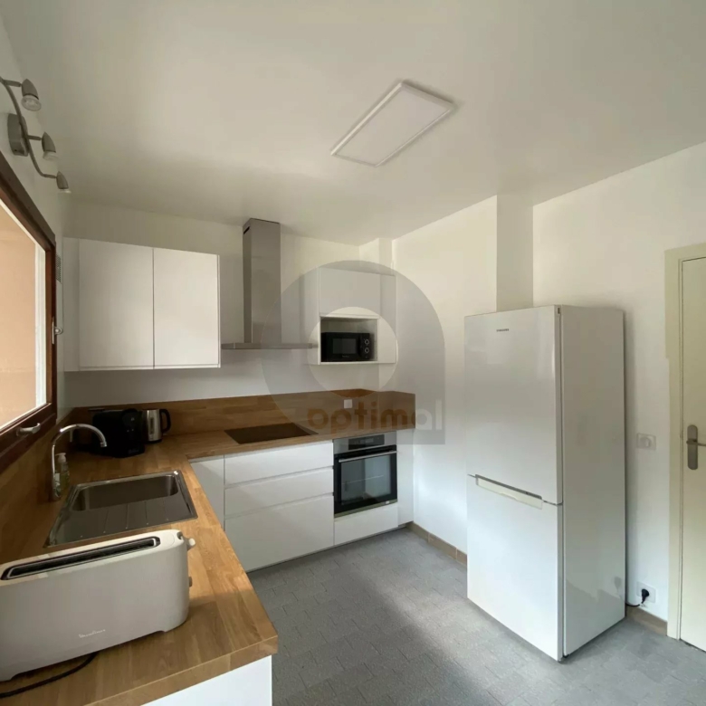 LOCATION MEUBLEE A L’ANNEE