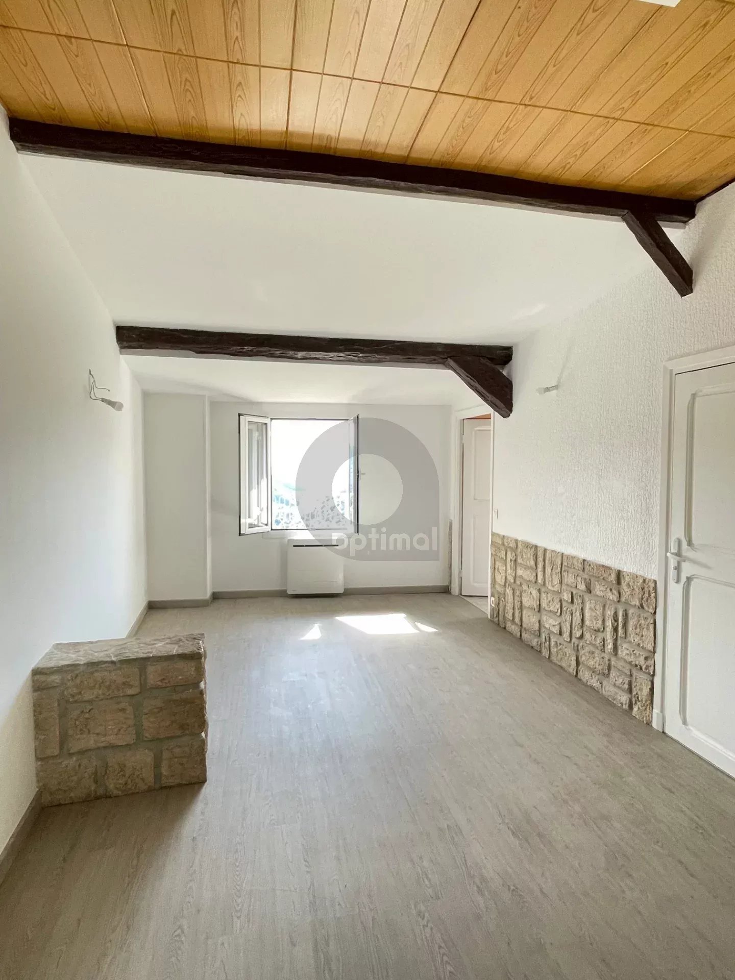 A LOUER APPT SECTEUR CABROLLES – SAINTE AGNES