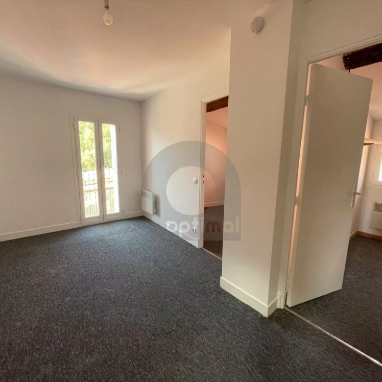 A LOUER APPT SECTEUR CABROLLES – SAINTE AGNES