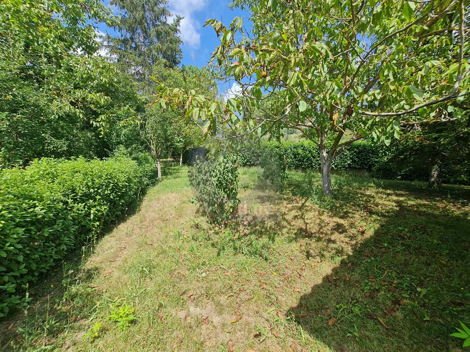 MAISON JUMELEE SOSPEL JARDIN