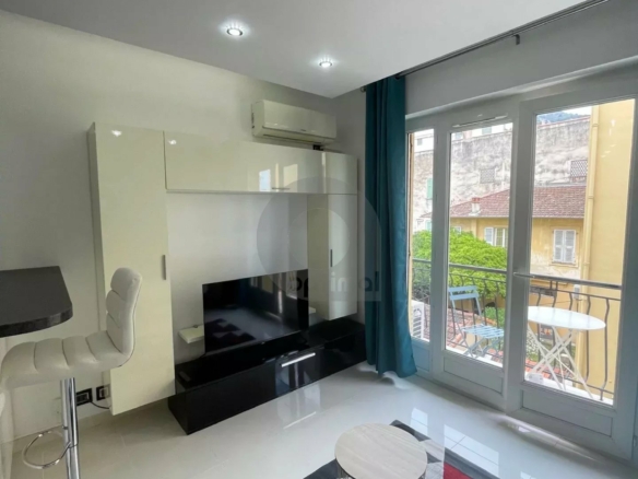 MENTON GARAVAN : A LOUER STUDIO MEUBLE