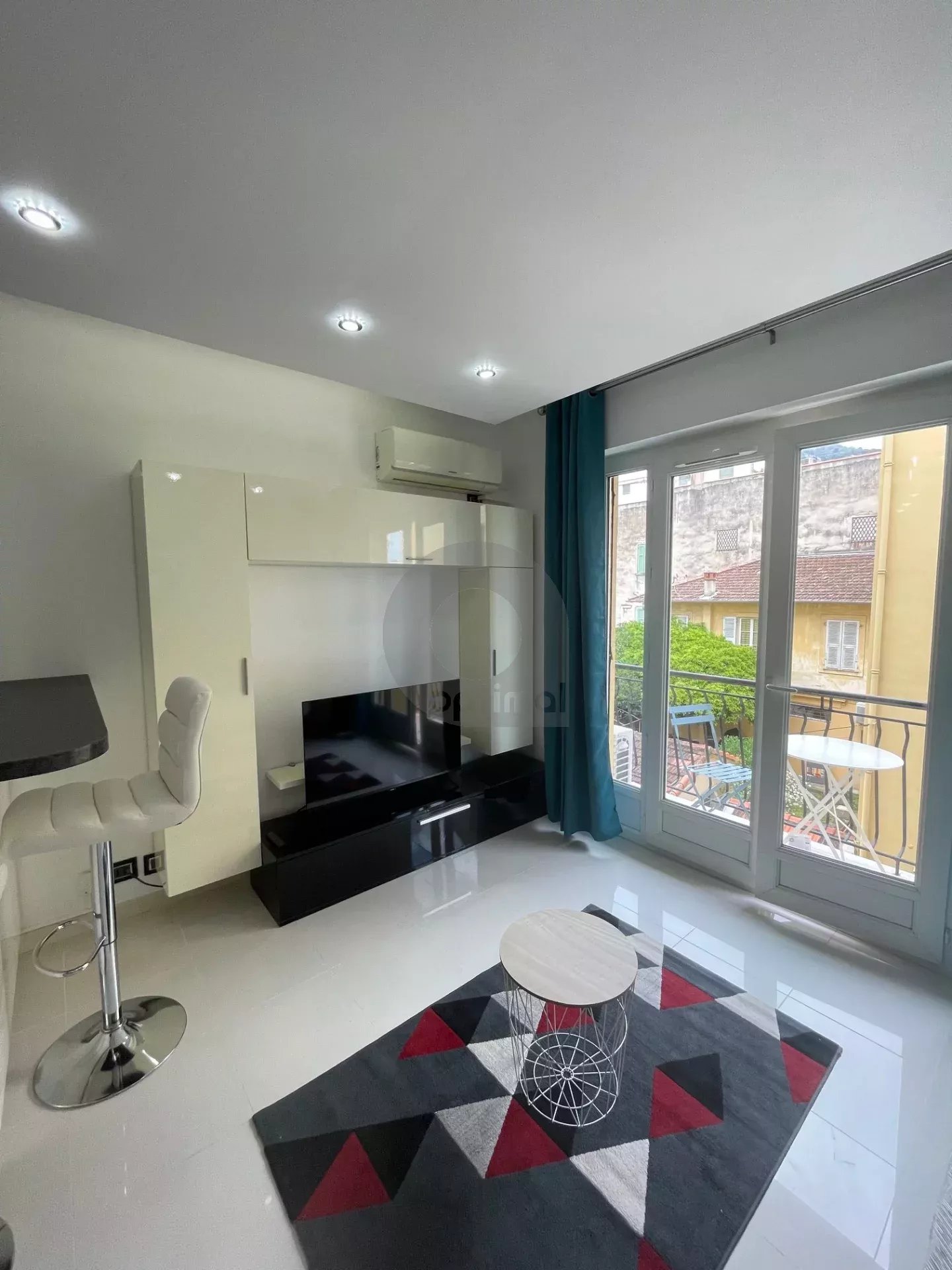 511824619027db0d2320b2a58df605ed_05f01ad62a_1920-original-175287-0.jpg MENTON GARAVAN : A LOUER STUDIO MEUBLE