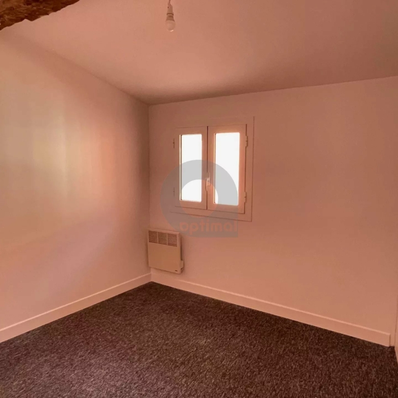 A LOUER APPT SECTEUR CABROLLES – SAINTE AGNES