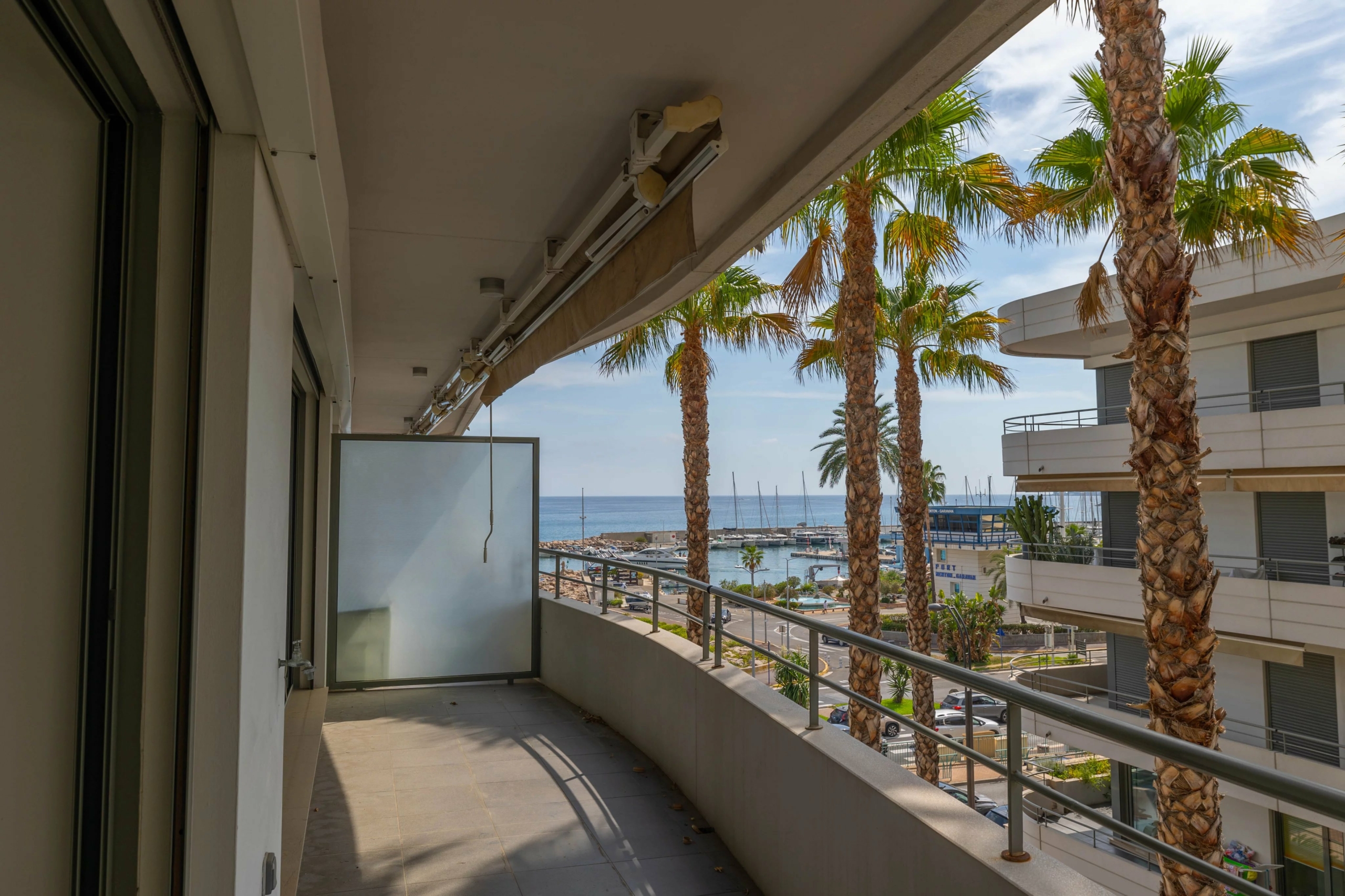 MENTON GARAVAN  BORD DE MER