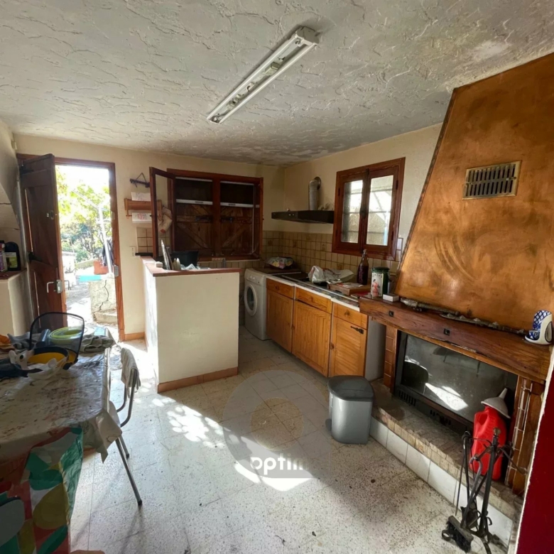 Route de Ste Agnès – Maison 3 pièces à Rénover avec terrasse et jardin – Accès pédestre
