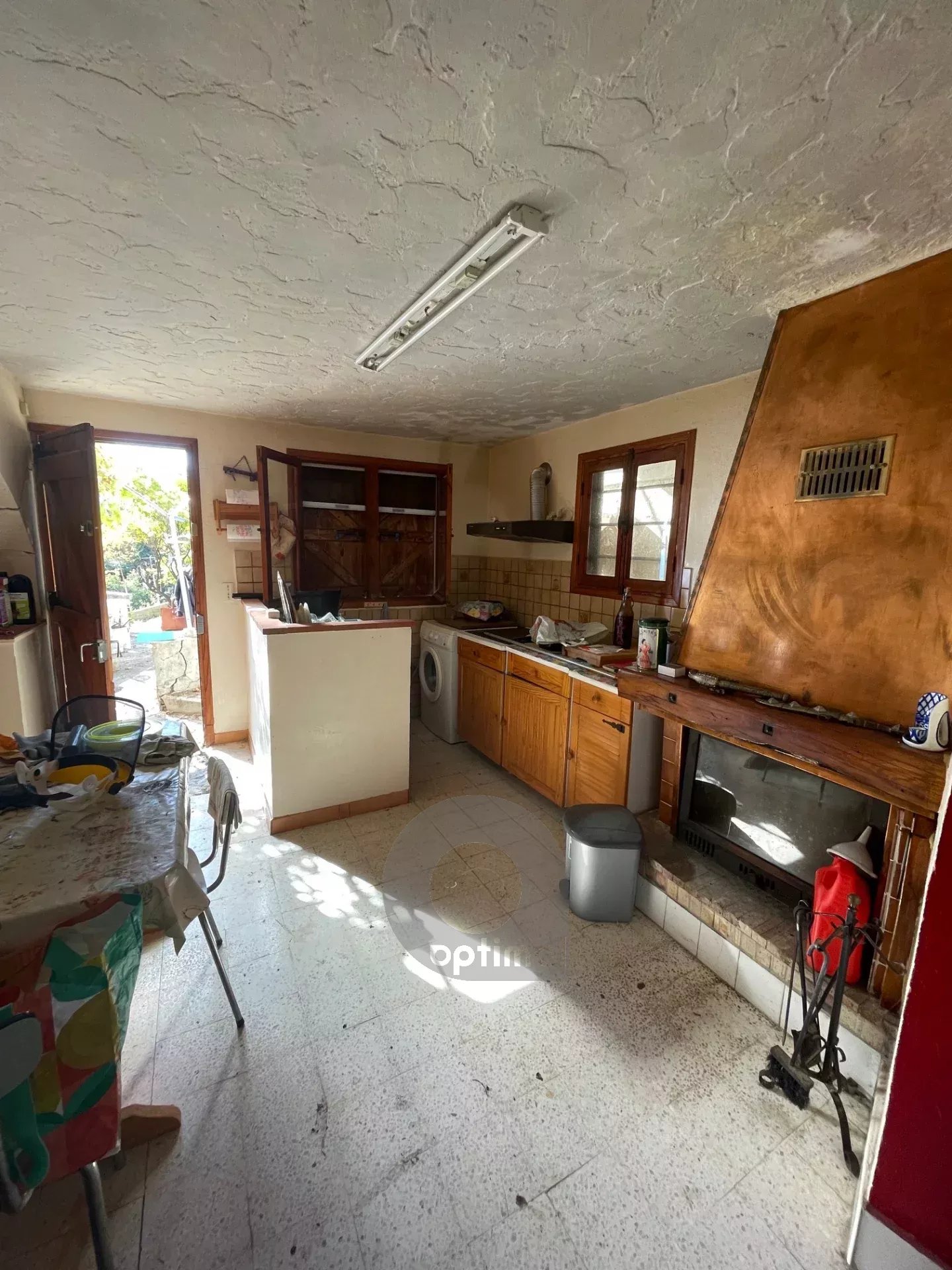 Route de Ste Agnès – Maison 3 pièces à Rénover avec terrasse et jardin – Accès pédestre