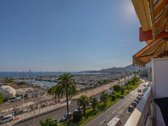 MENTON GARAVAN – MAGNIFIQUE DEUX PIECES FRONT DE MER