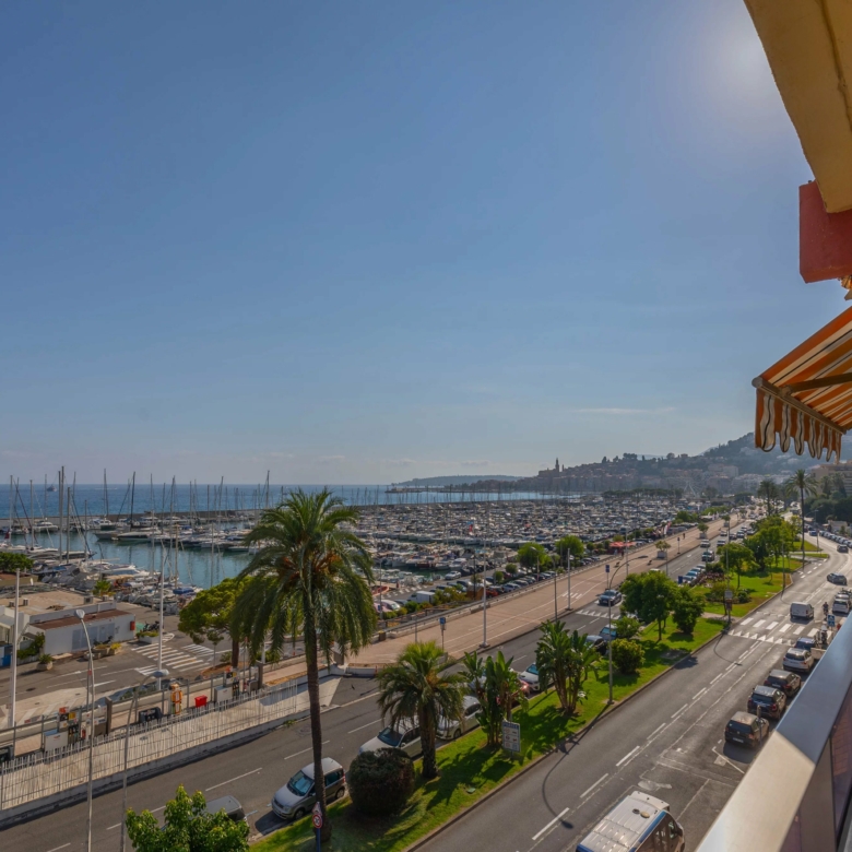 MENTON GARAVAN – MAGNIFIQUE DEUX PIECES FRONT DE MER