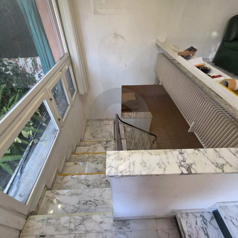 GRAND STUDIO AVEC GRANDE RESERVE GRANDE CAVE PARKING ROQUEBRUNE CAP MARTIN