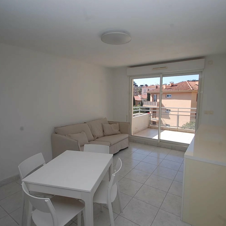 MENTON OUEST PROCHE ROQUEBRUNE CARNOLES