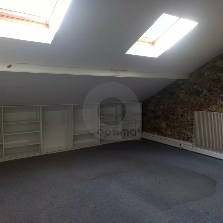 Loft brut à aménager, avec terrasse et jardin –  Hauteurs Breil sur Roya