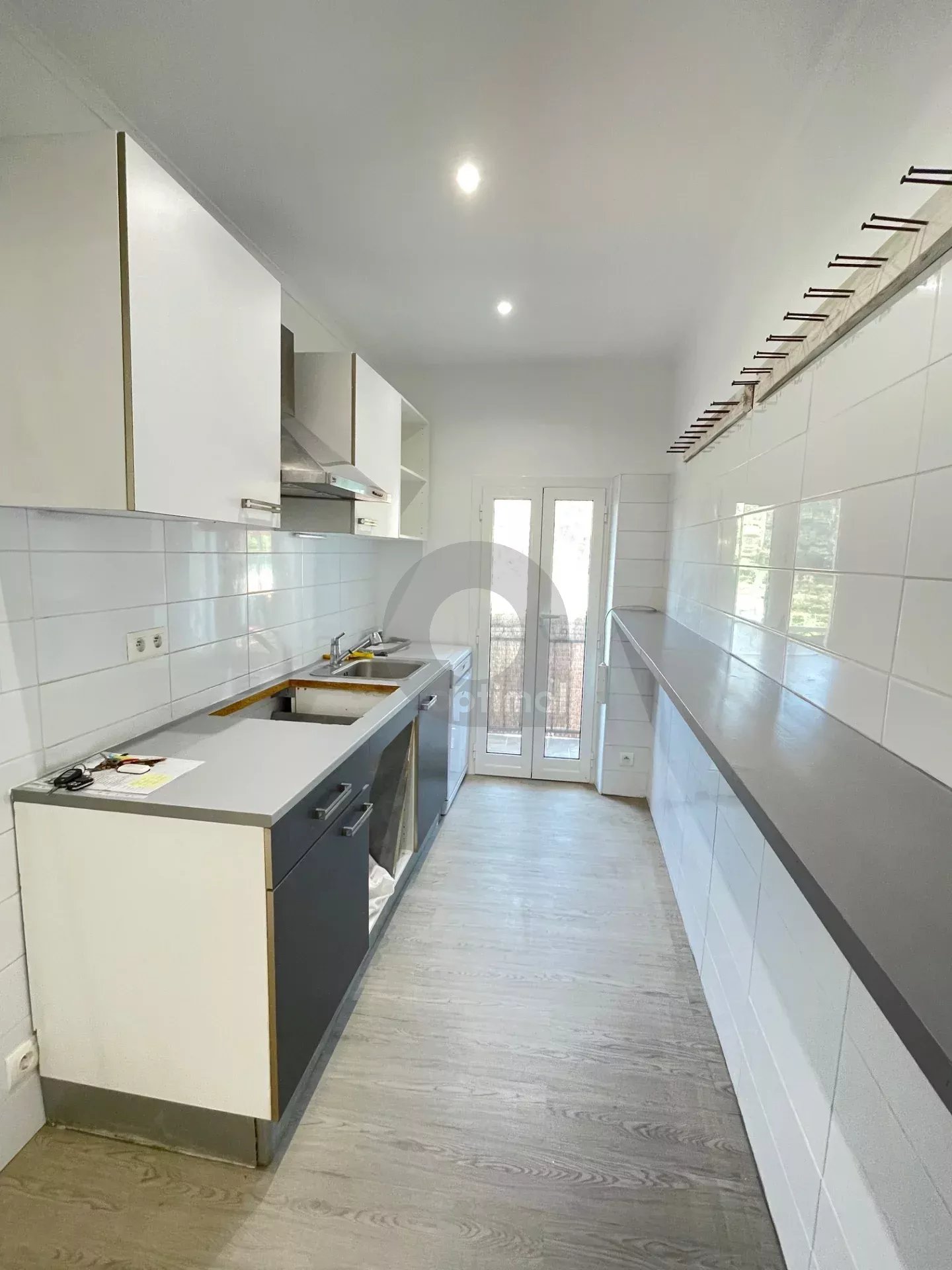 A LOUER APPT SECTEUR CABROLLES – SAINTE AGNES