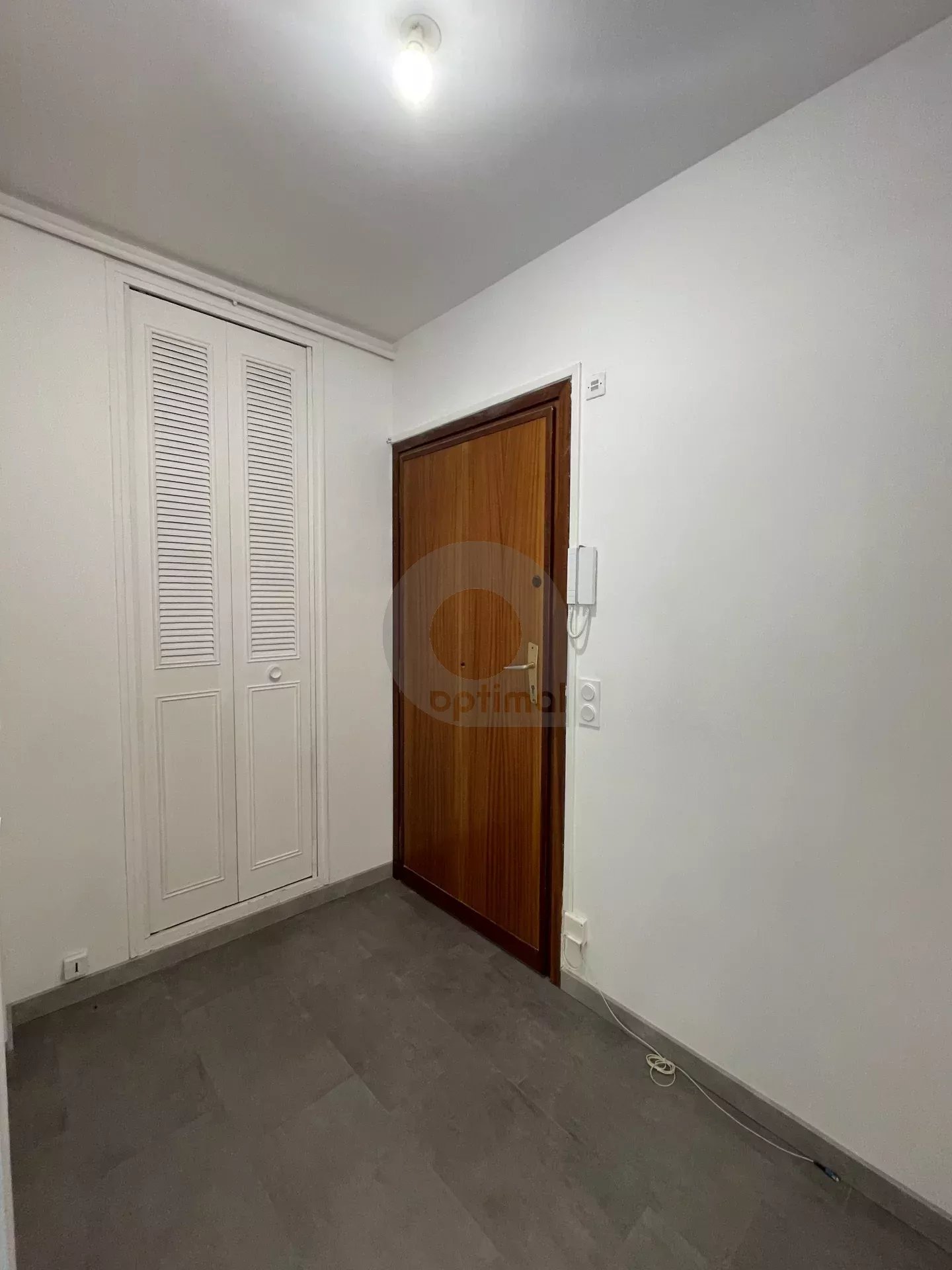 A LOUER : 2P MEUBLE – MENTON CENTRE SECTEUR GARES