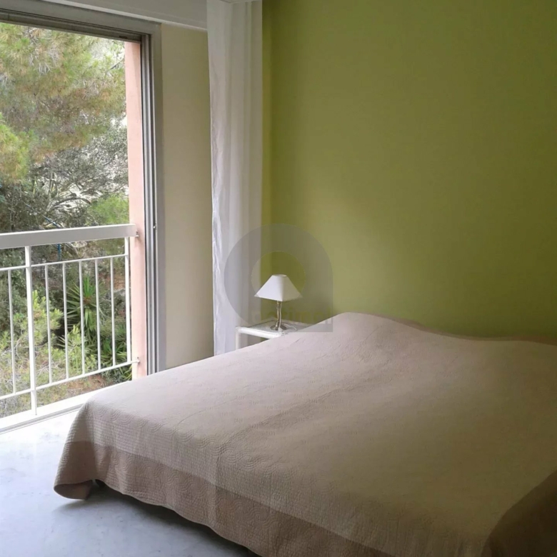GRAND 2 PIECES QUARTIER TERRES CHAUDES