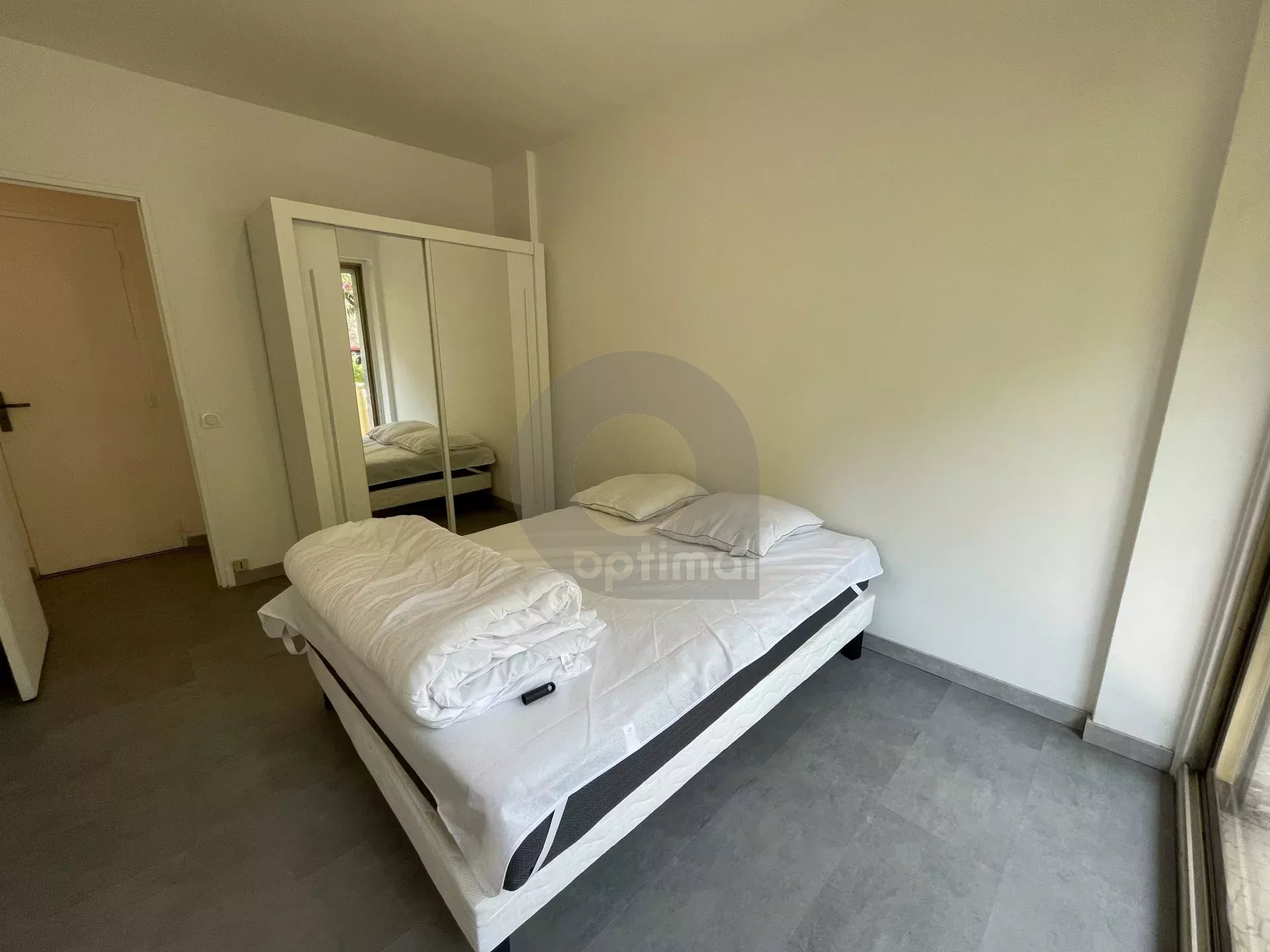 A LOUER : 2P MEUBLE – MENTON CENTRE SECTEUR GARES