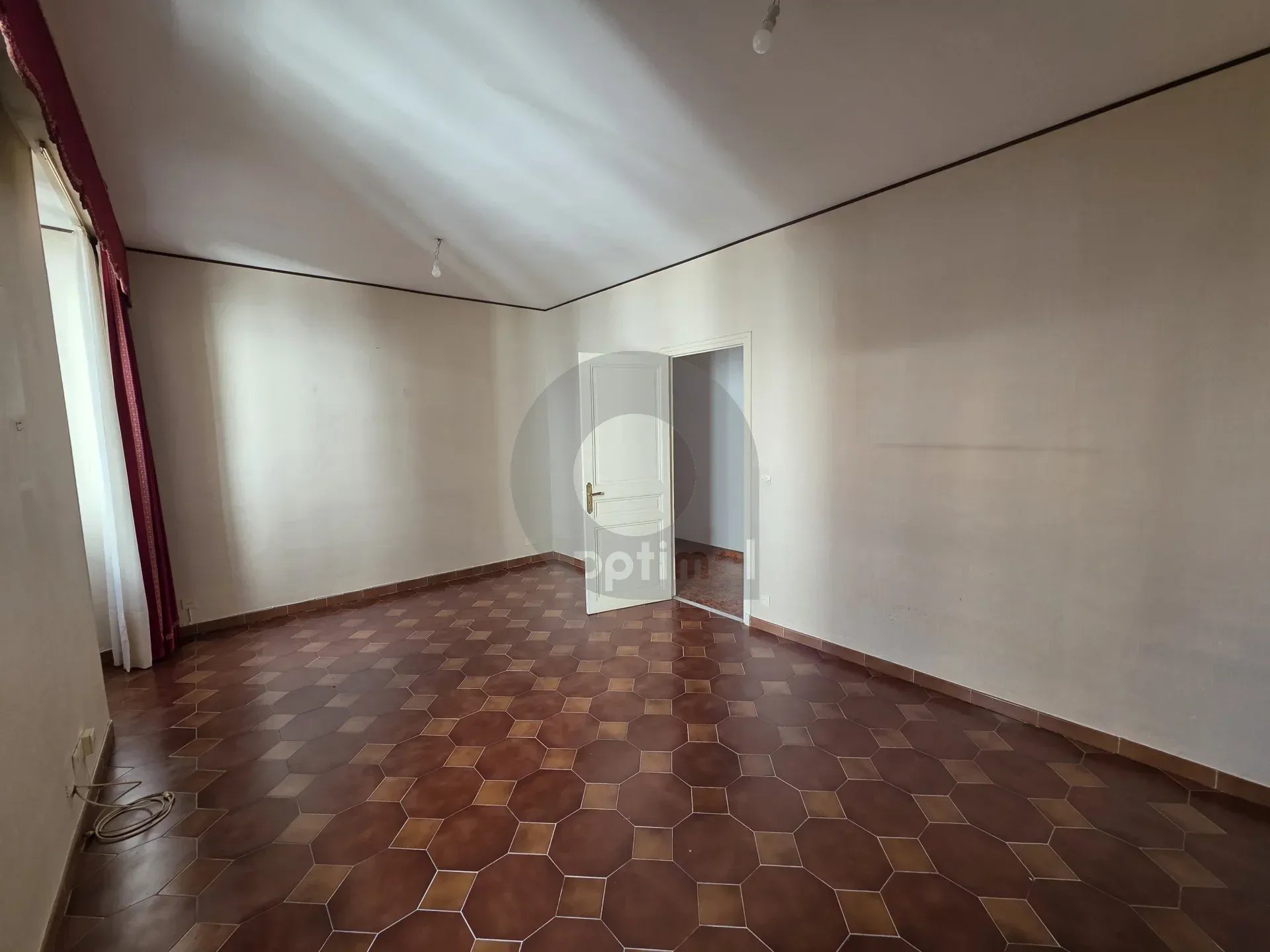 GRAND APPARTEMENT TROIS PIECES MENTON GARE ROUTIERE