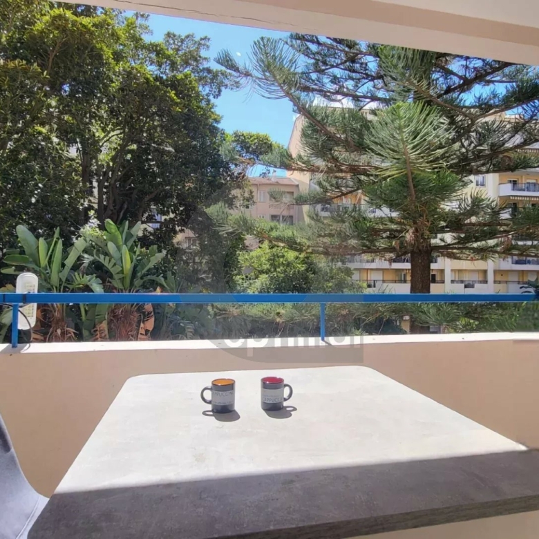 Menton Casino – appartement avec terrasse – vue jardin