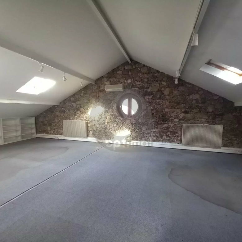 Loft brut à aménager, avec terrasse et jardin –  Hauteurs Breil sur Roya