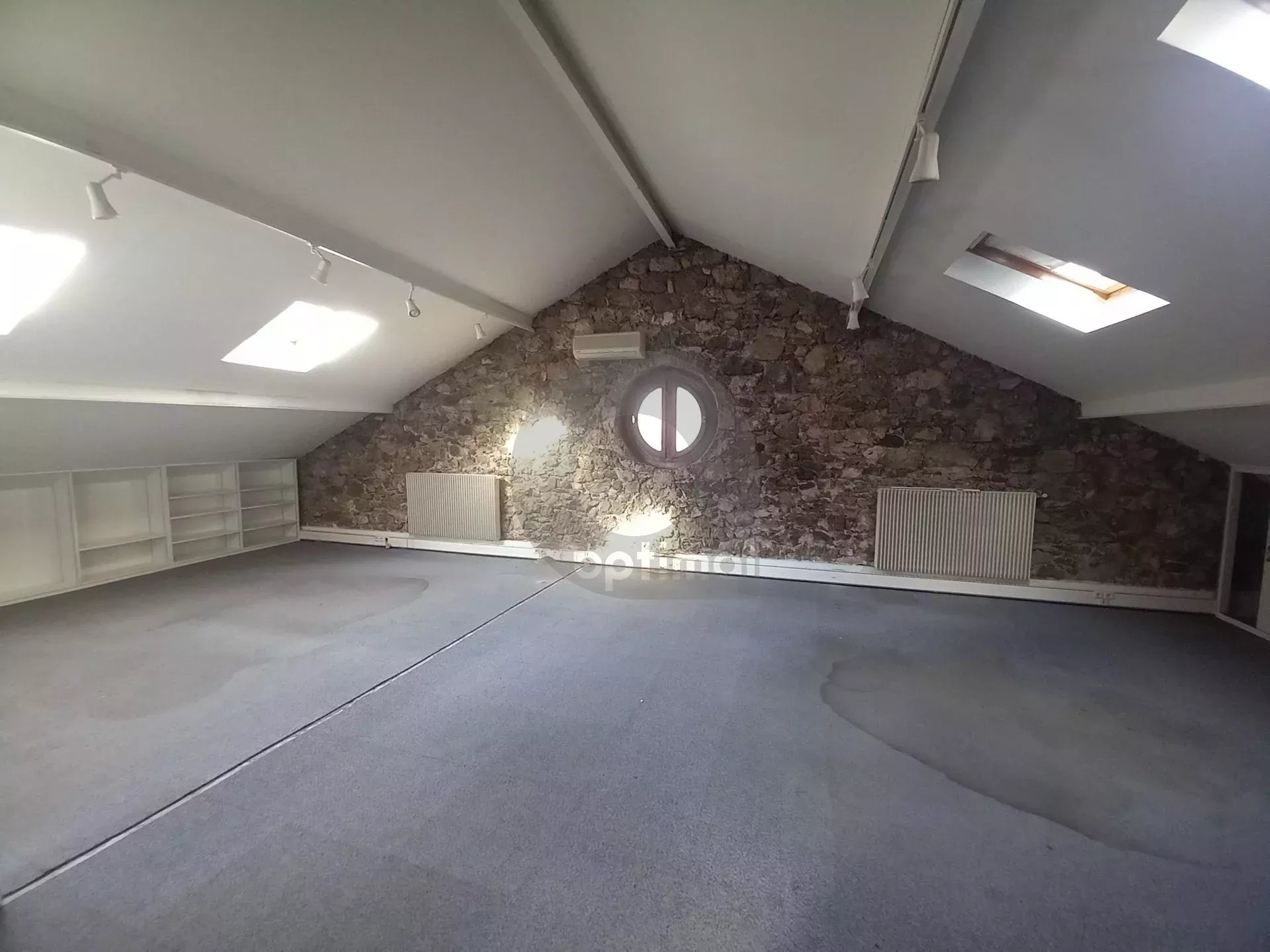 Loft brut à aménager, avec terrasse et jardin –  Hauteurs Breil sur Roya