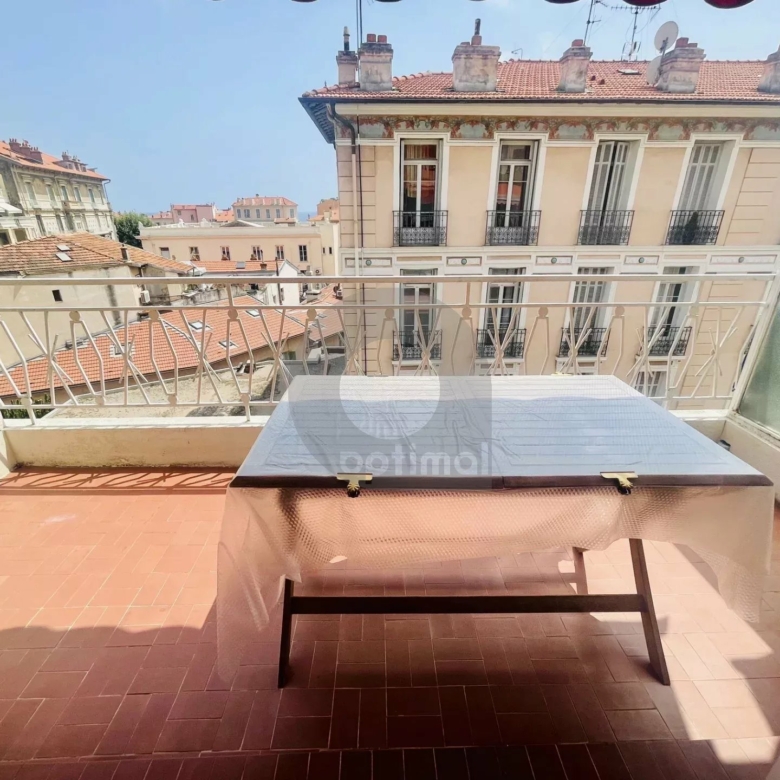 EXCLUSIVITE plein centre ville de Menton, SUPERBE 2 pièces