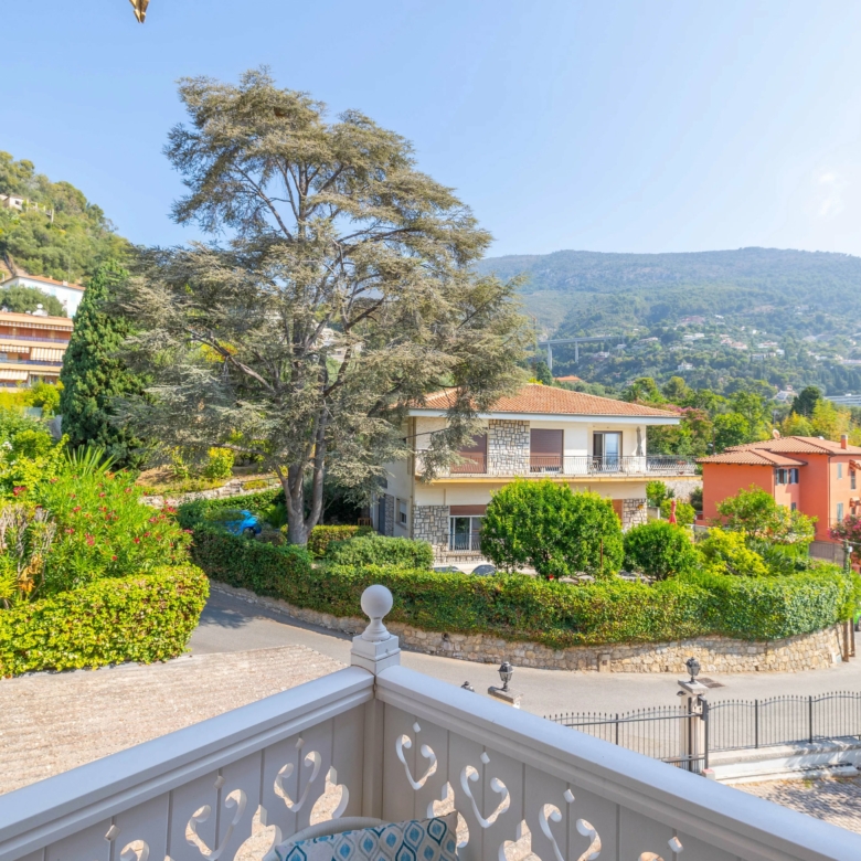 Menton Garavan – Beau 2P avec terrasse et garage