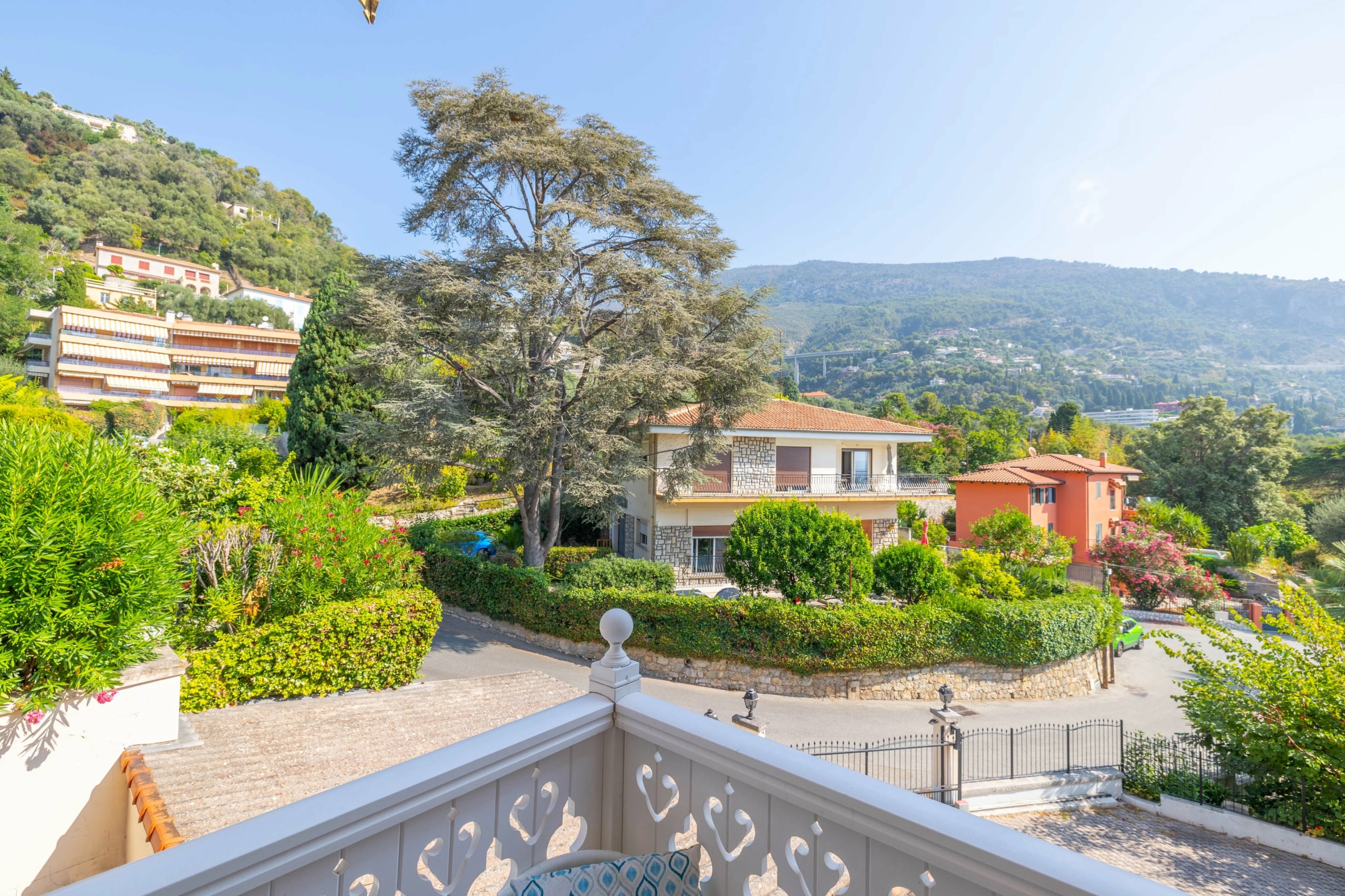 Menton Garavan – Beau 2P avec terrasse et garage