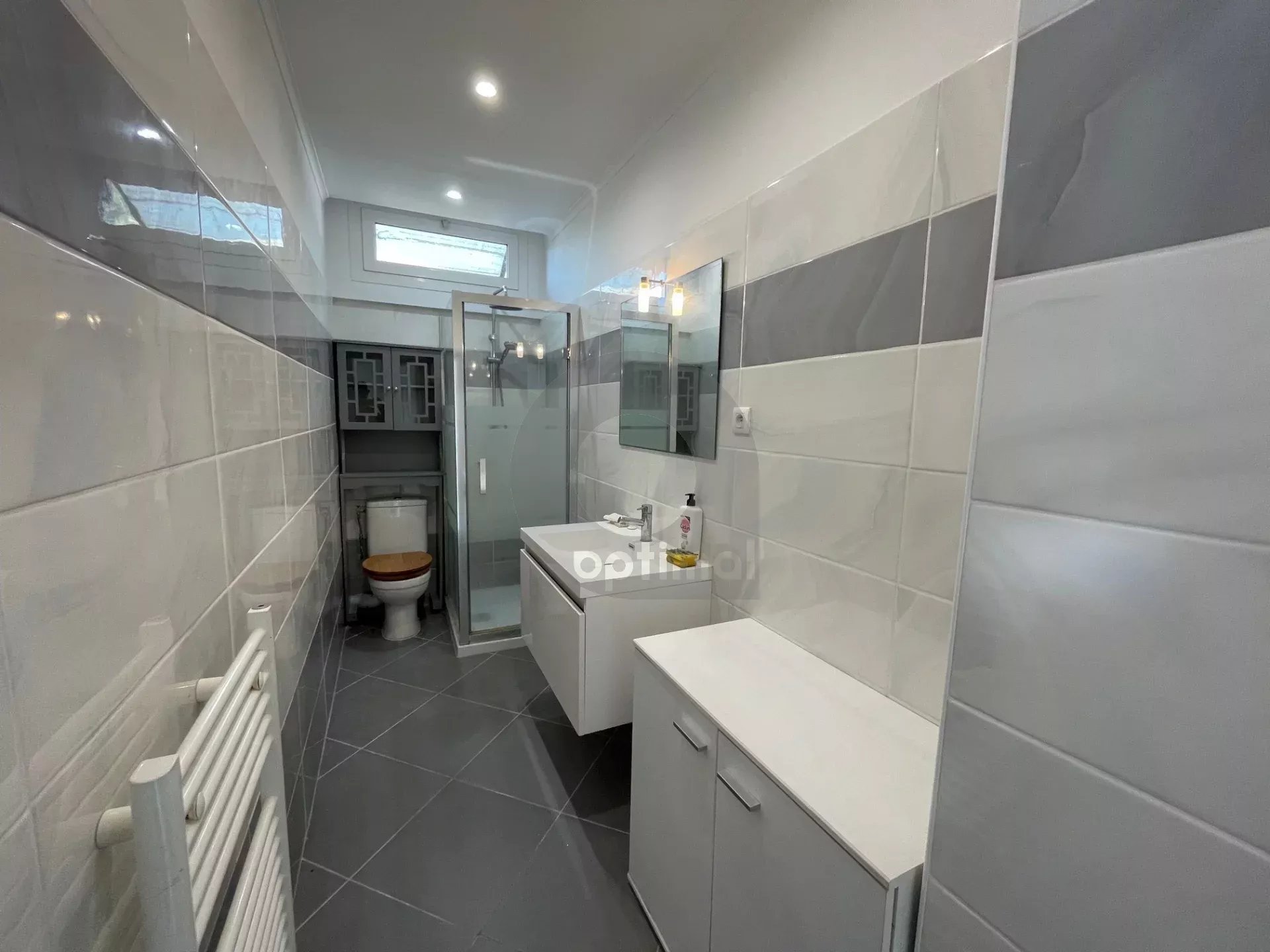 A LOUER APPT SECTEUR CABROLLES – SAINTE AGNES