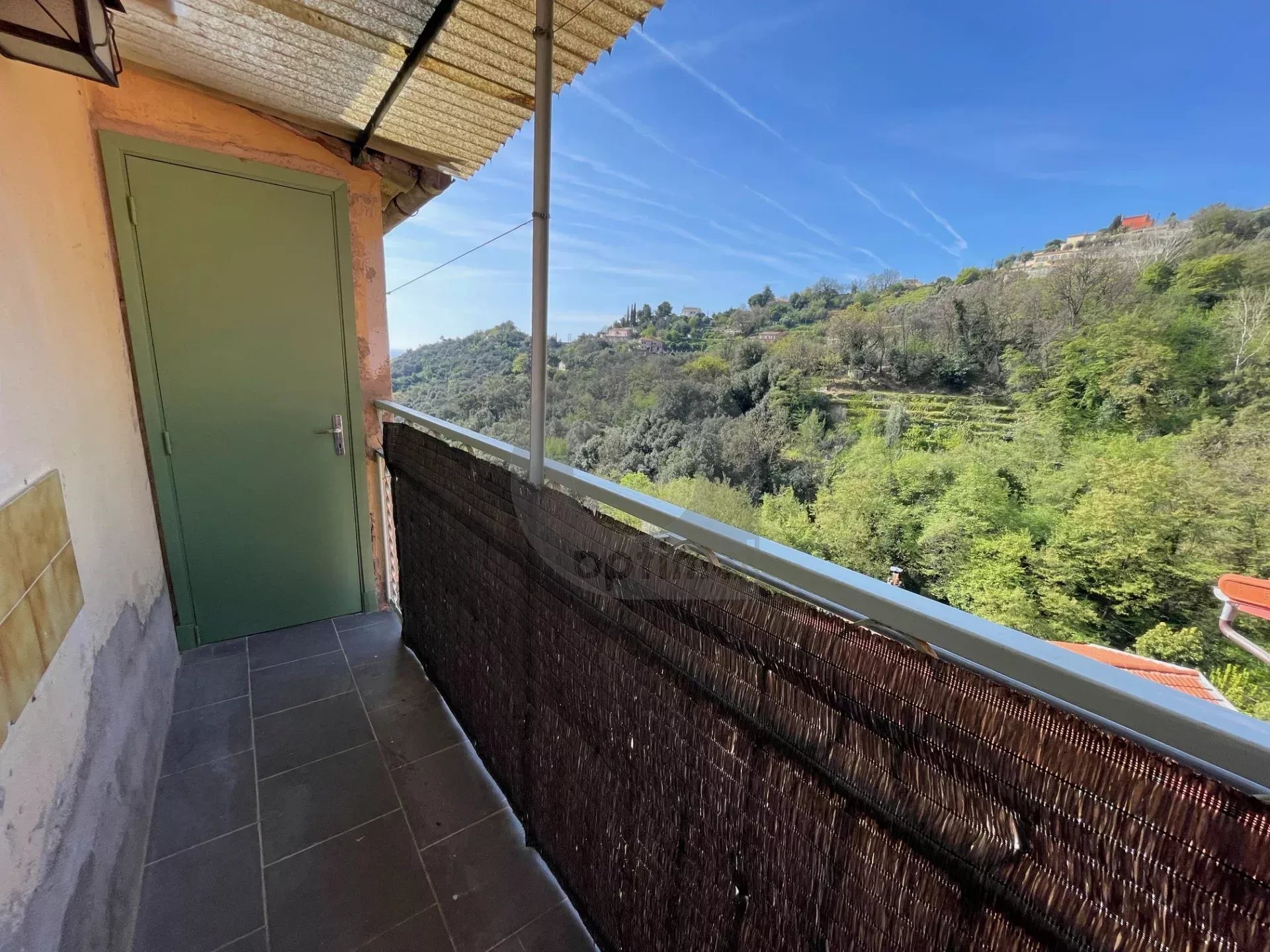 A LOUER APPT SECTEUR CABROLLES – SAINTE AGNES