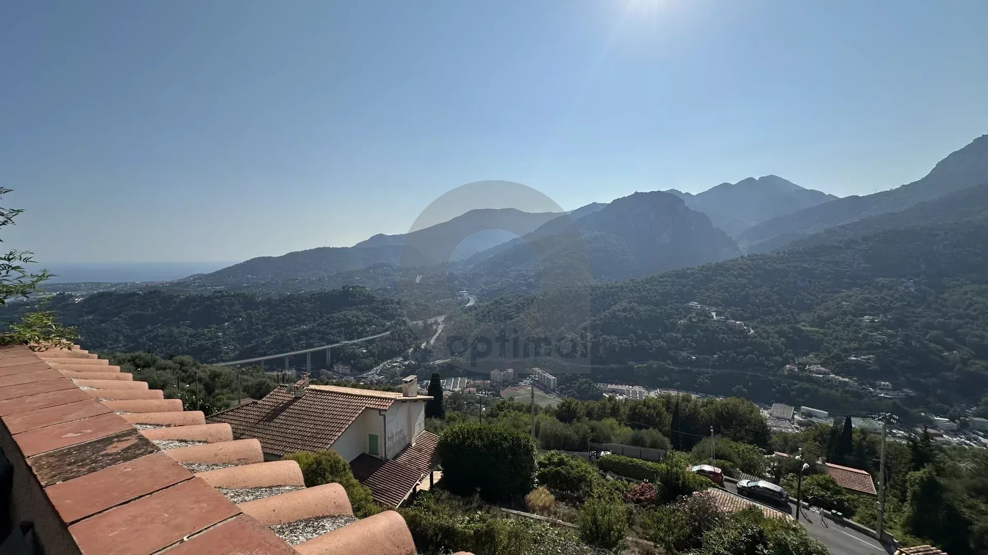 VILLAGE DE CASTELLAR : PARTIE DE MAISON DE VILLAGE – VUE PANORAMIQUE