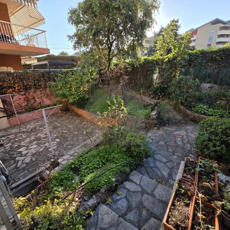 GRAND STUDIO AVEC GRANDE RESERVE GRANDE CAVE PARKING ROQUEBRUNE CAP MARTIN