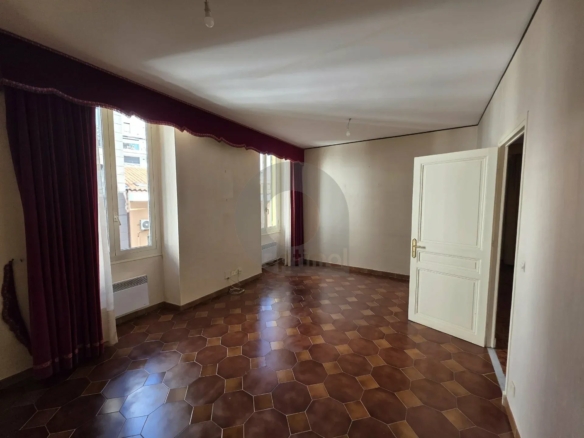 GRAND APPARTEMENT TROIS PIECES MENTON GARE ROUTIERE