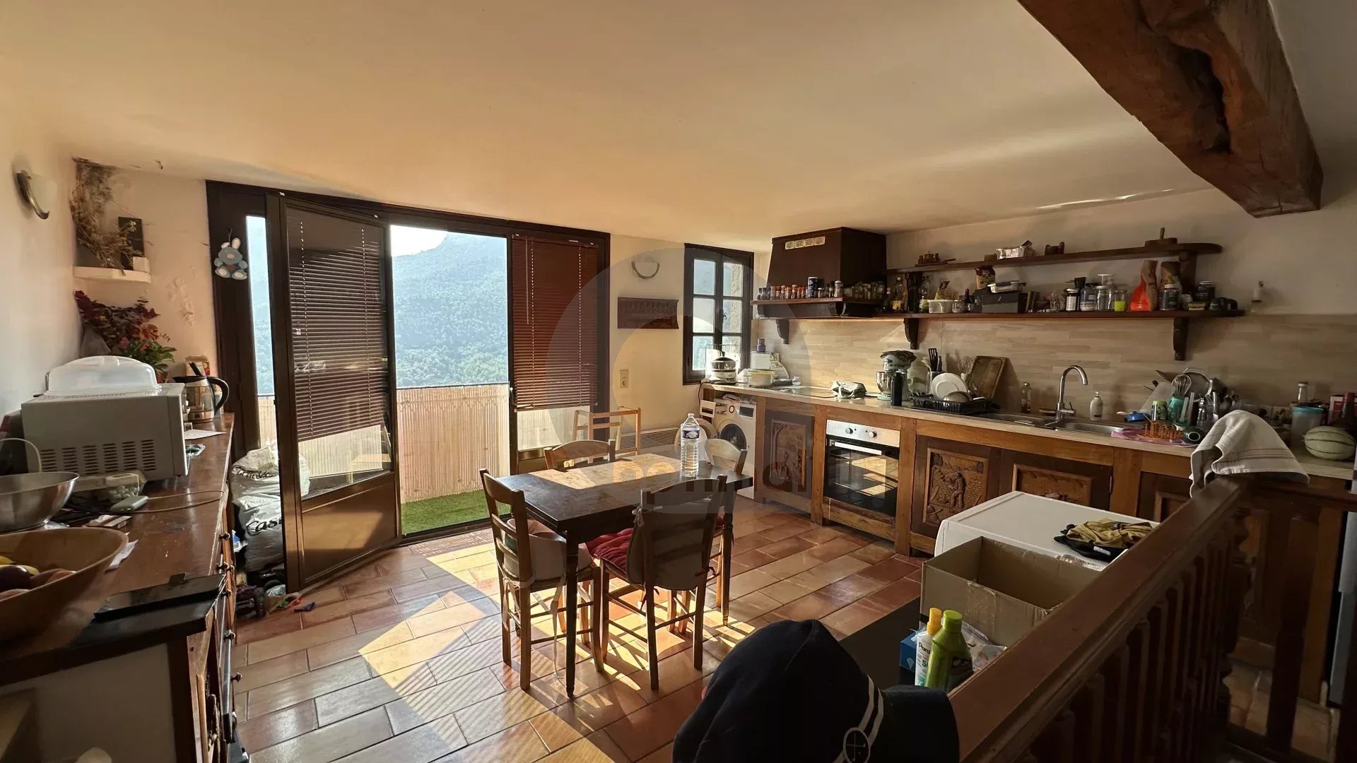 VILLAGE DE CASTELLAR : PARTIE DE MAISON DE VILLAGE – VUE PANORAMIQUE