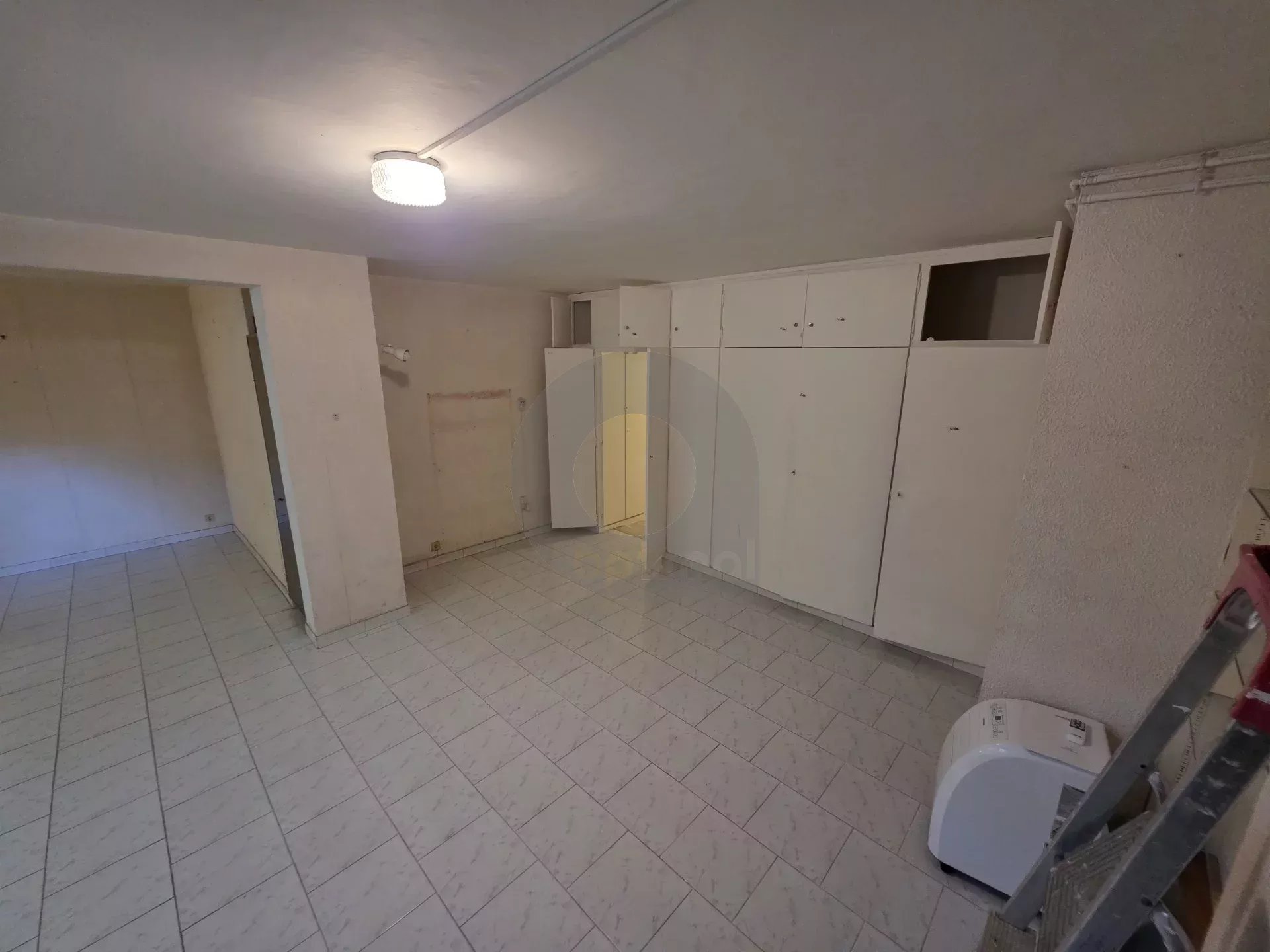 GRAND STUDIO AVEC GRANDE RESERVE GRANDE CAVE PARKING ROQUEBRUNE CAP MARTIN