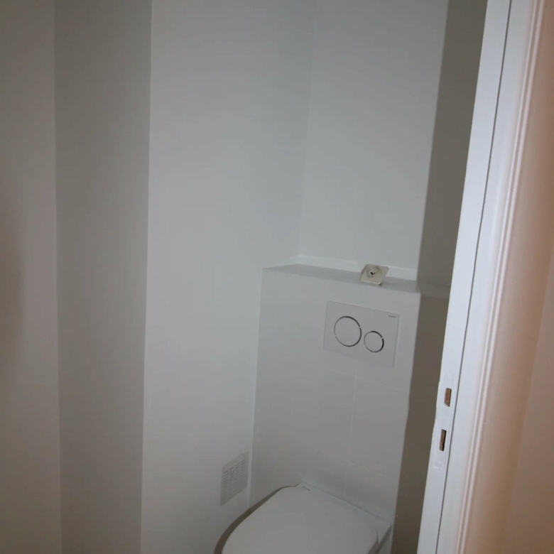 PLEIN CENTRE DE MENTON : GRAND 2P – TERRASSE – PARKING – CAVE
