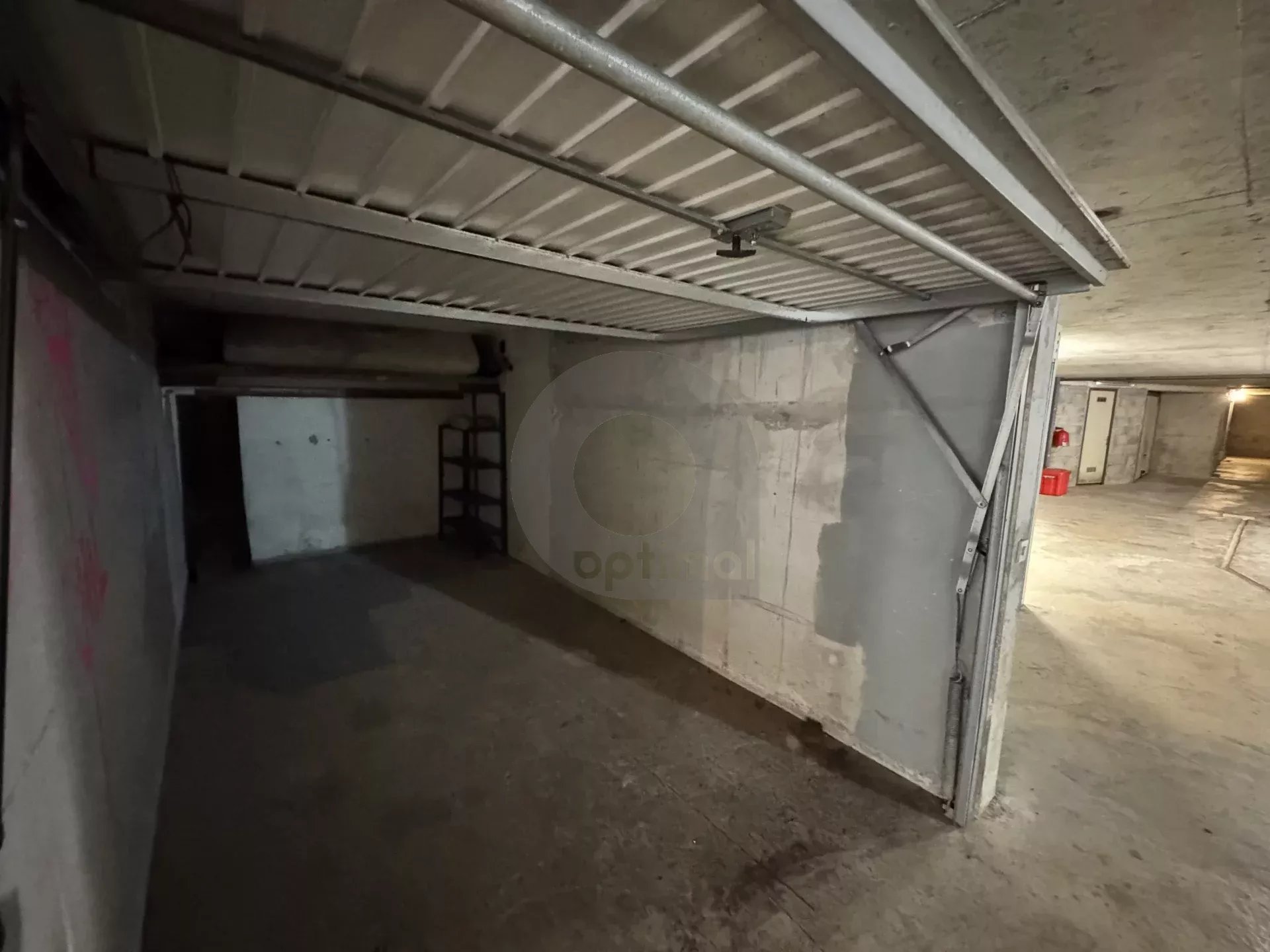 GARAGE ROQUEBRUNE CENTRE VILLE